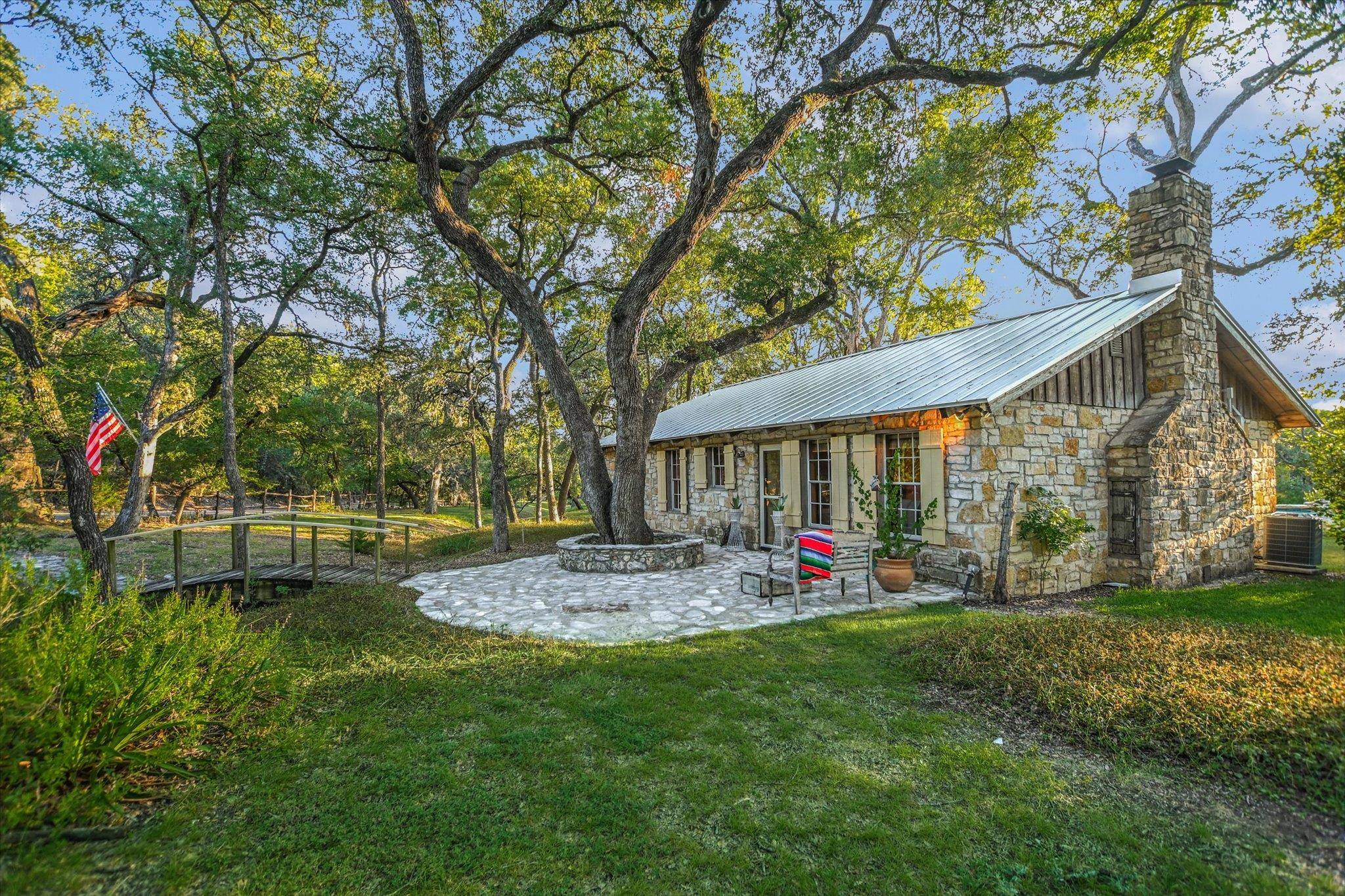 300 DEER LAKE ESTATES, Wimberley, TX 78676