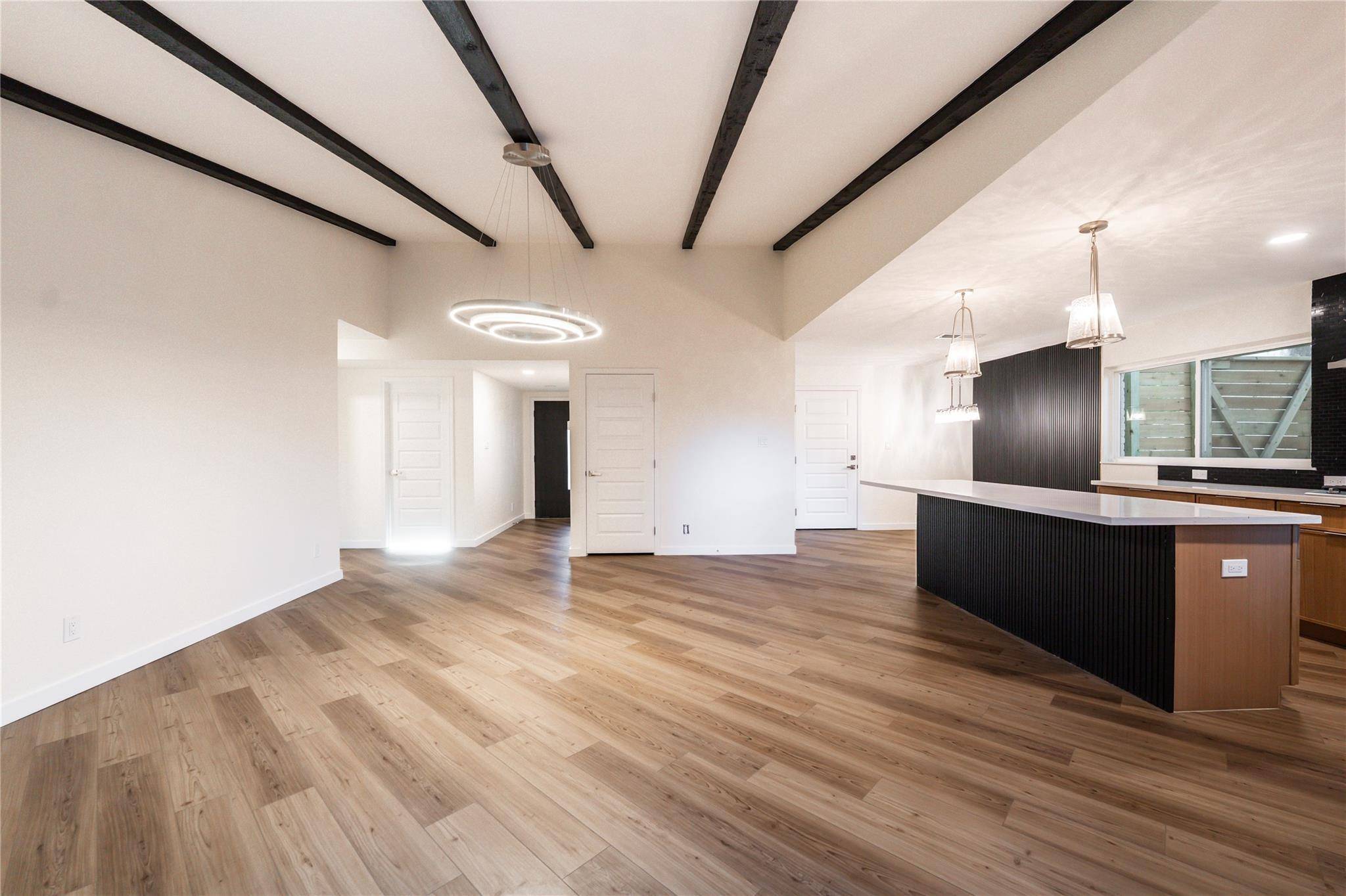 9403 Hunters TRCE E, Austin, TX 78758