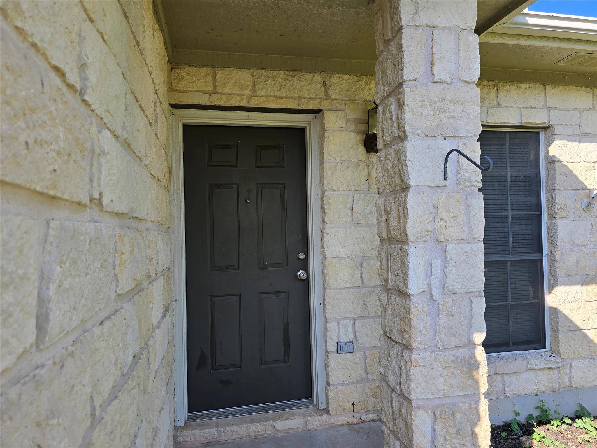 8701 Weiser DR #B, Austin, TX 78729