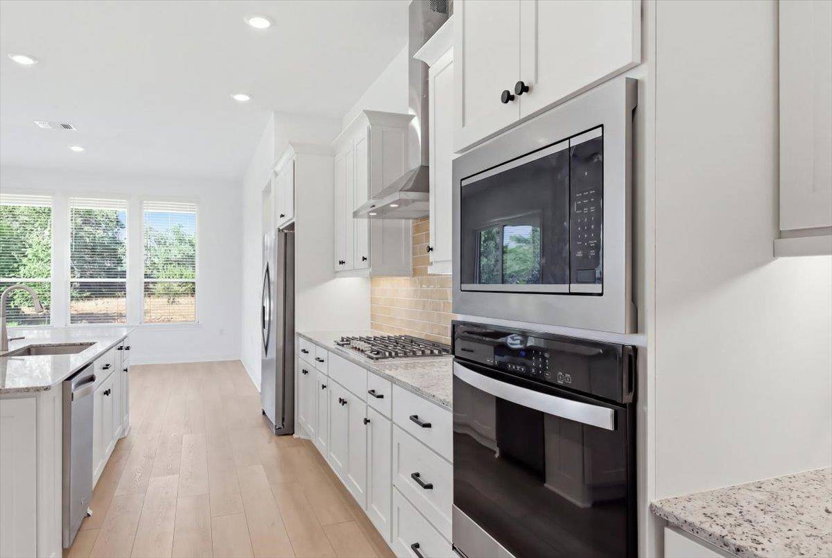 224 Telegraph LN, Georgetown, TX 78633