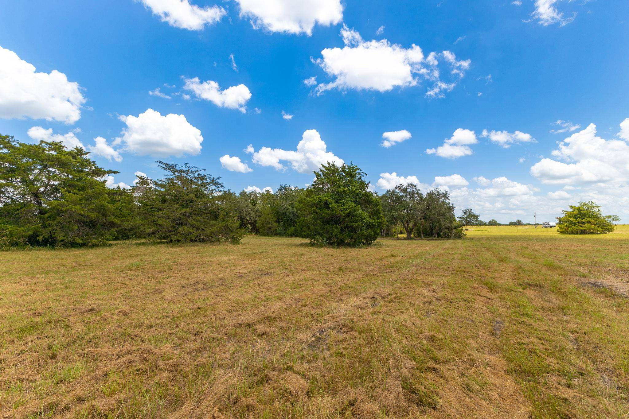 1021 E Old Hallettsville RD, Flatonia, TX 78941