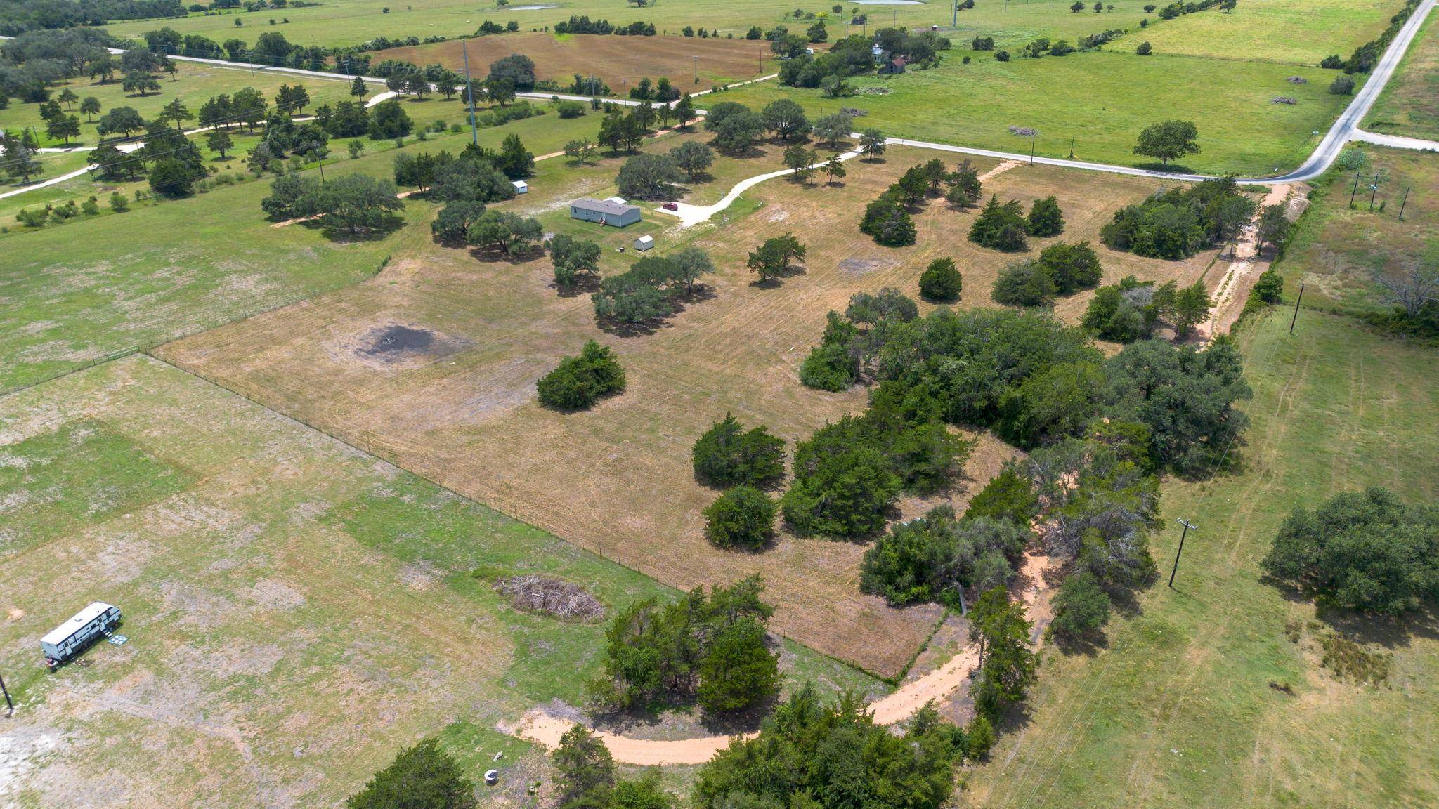 1021 E Old Hallettsville RD, Flatonia, TX 78941