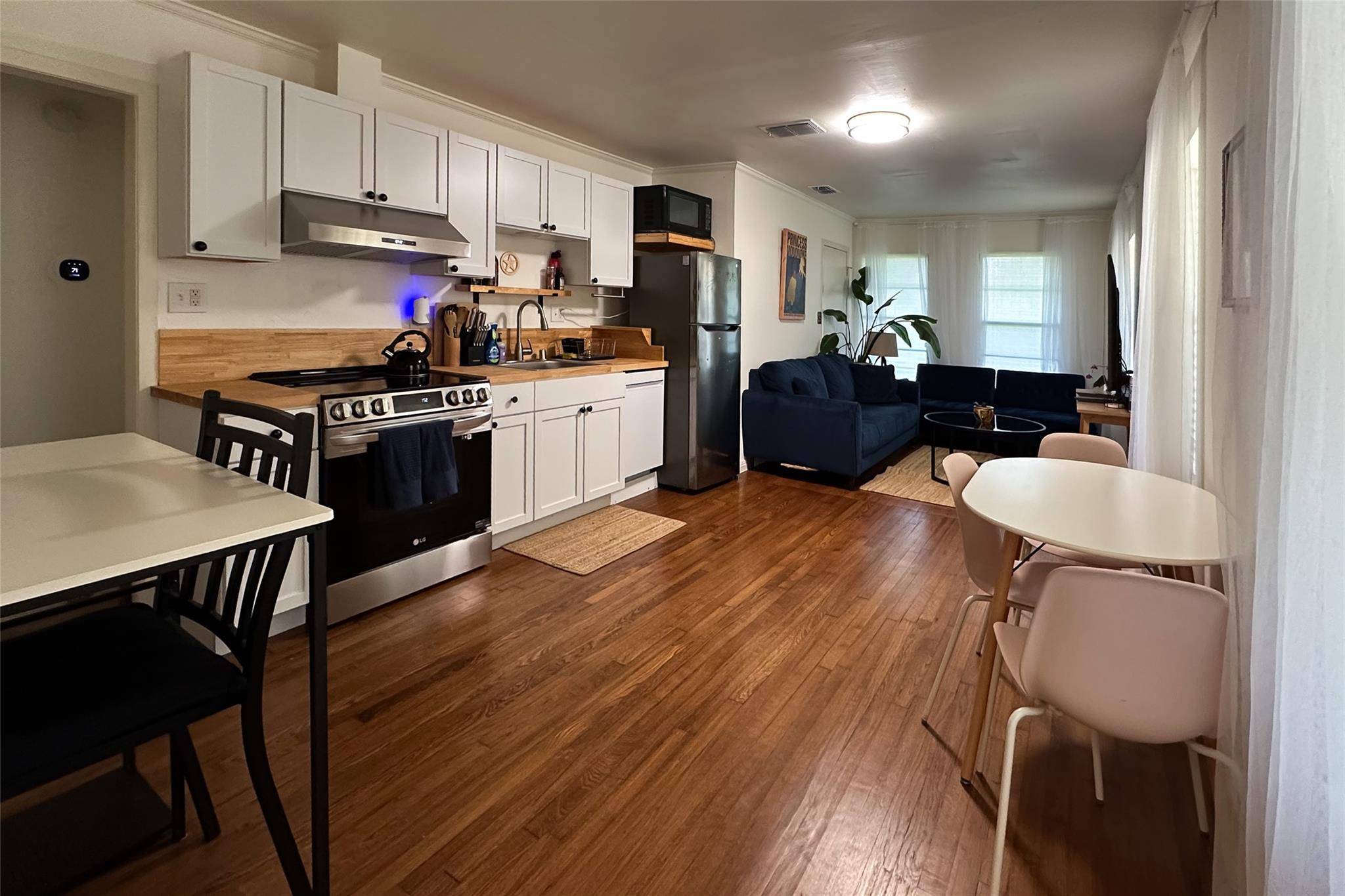 8815 GEORGIAN DR #B, Austin, TX 78753