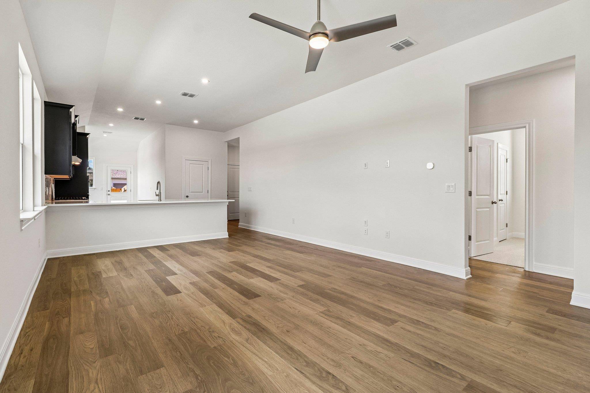 191 Glocken LN, Kyle, TX 78640
