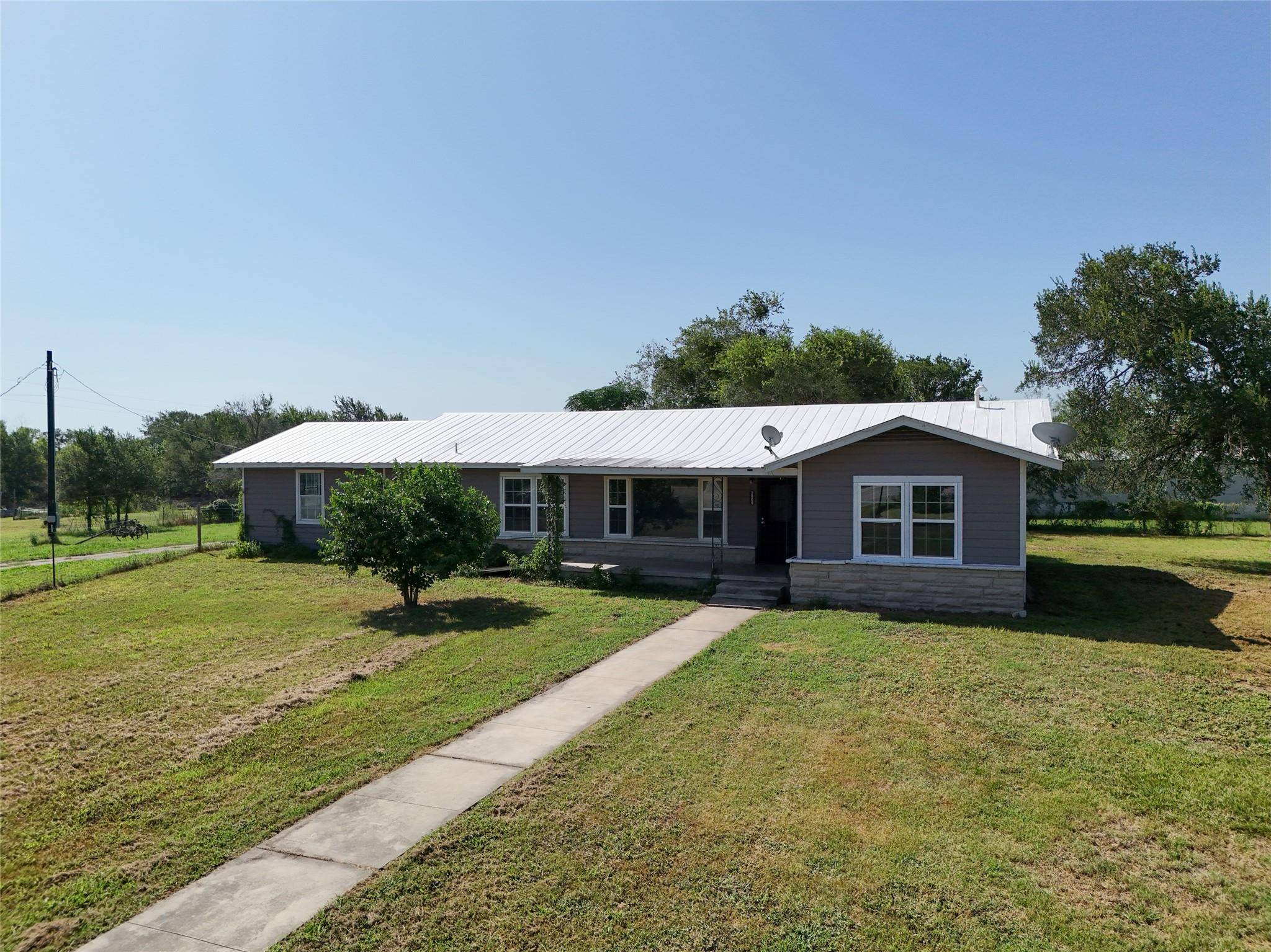 2813 Highway 21 W, Dale, TX 78616
