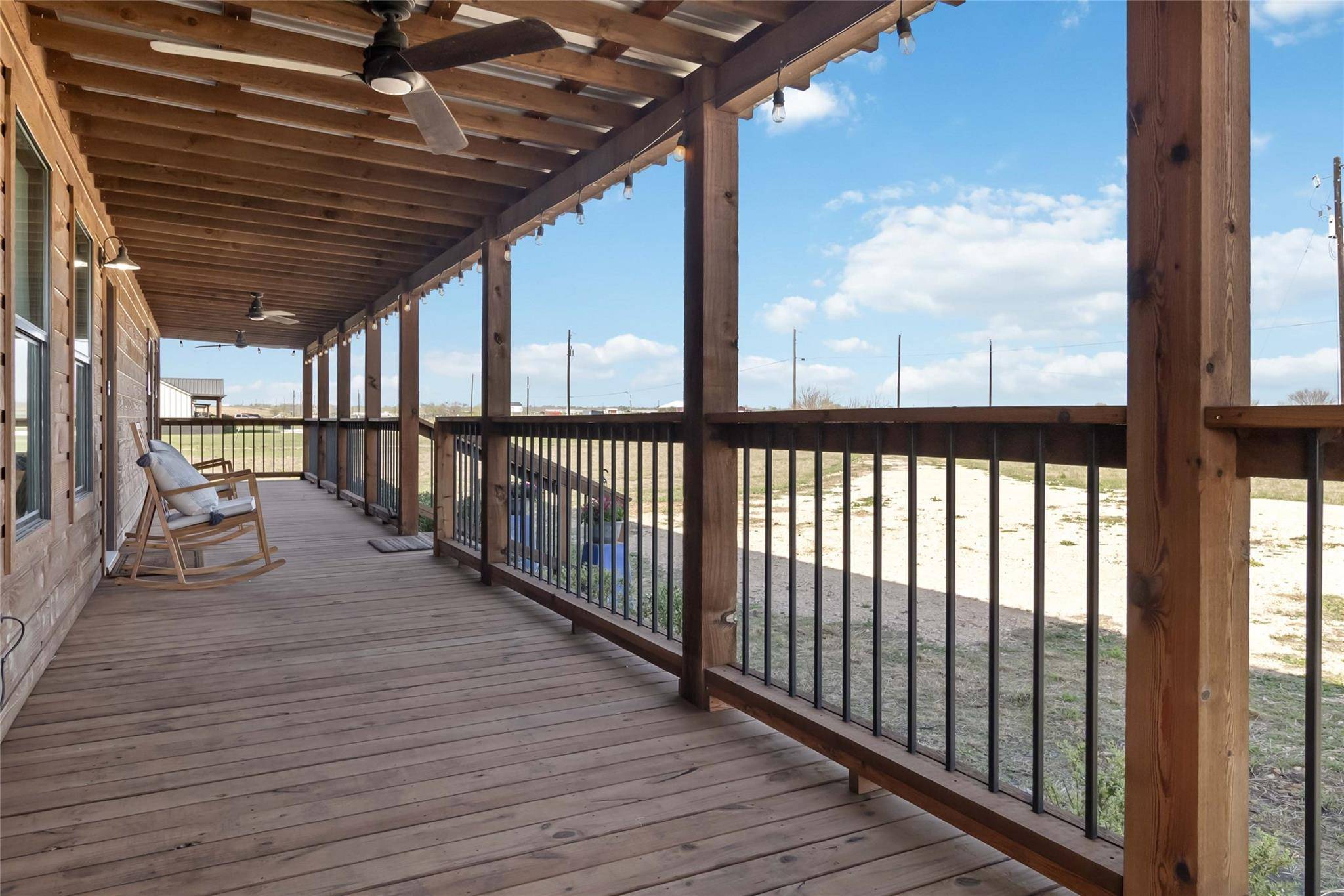 1591 Scull RD, Martindale, TX 78666