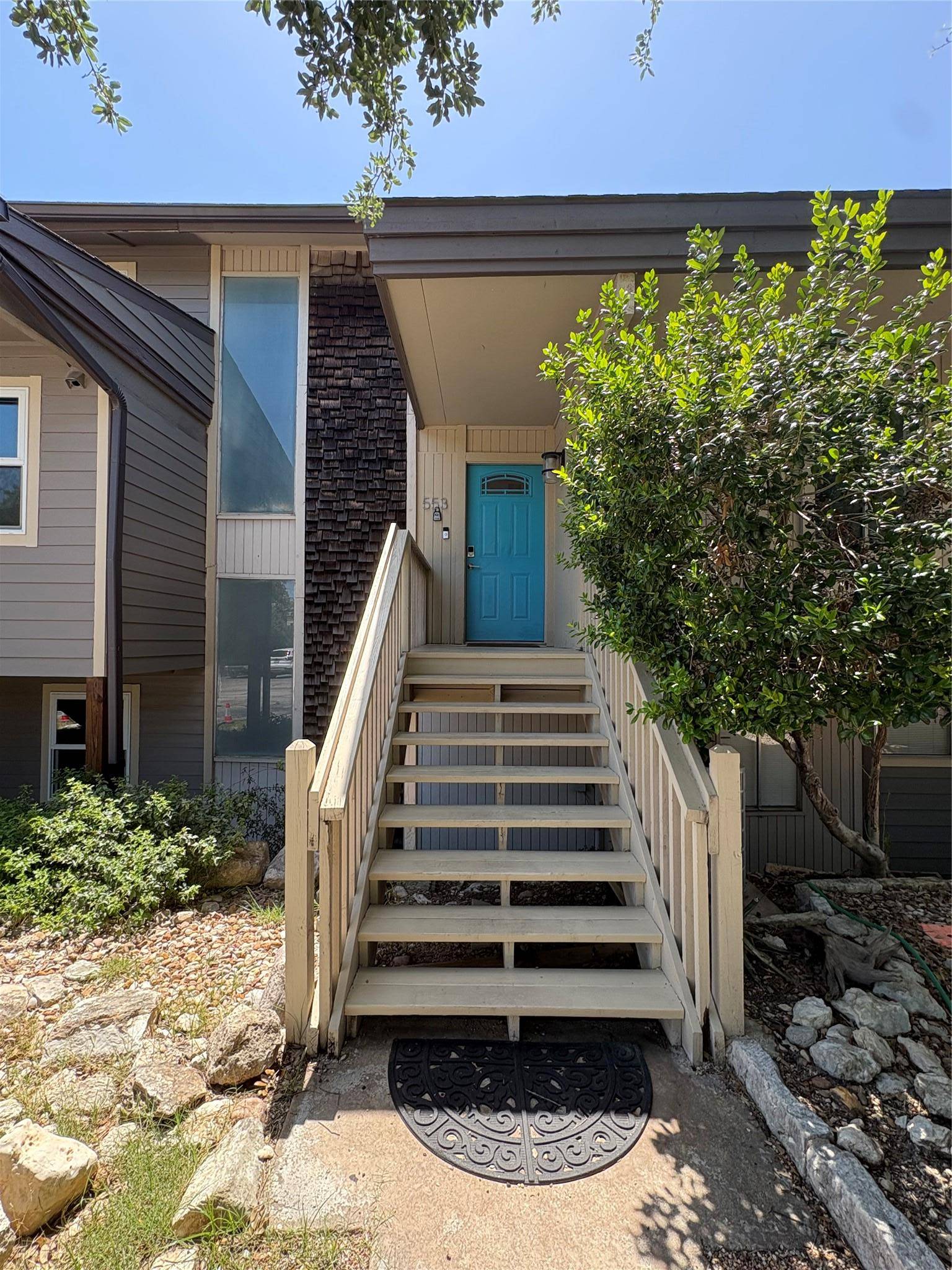 553 Demarett DR, Point Venture, TX 78645