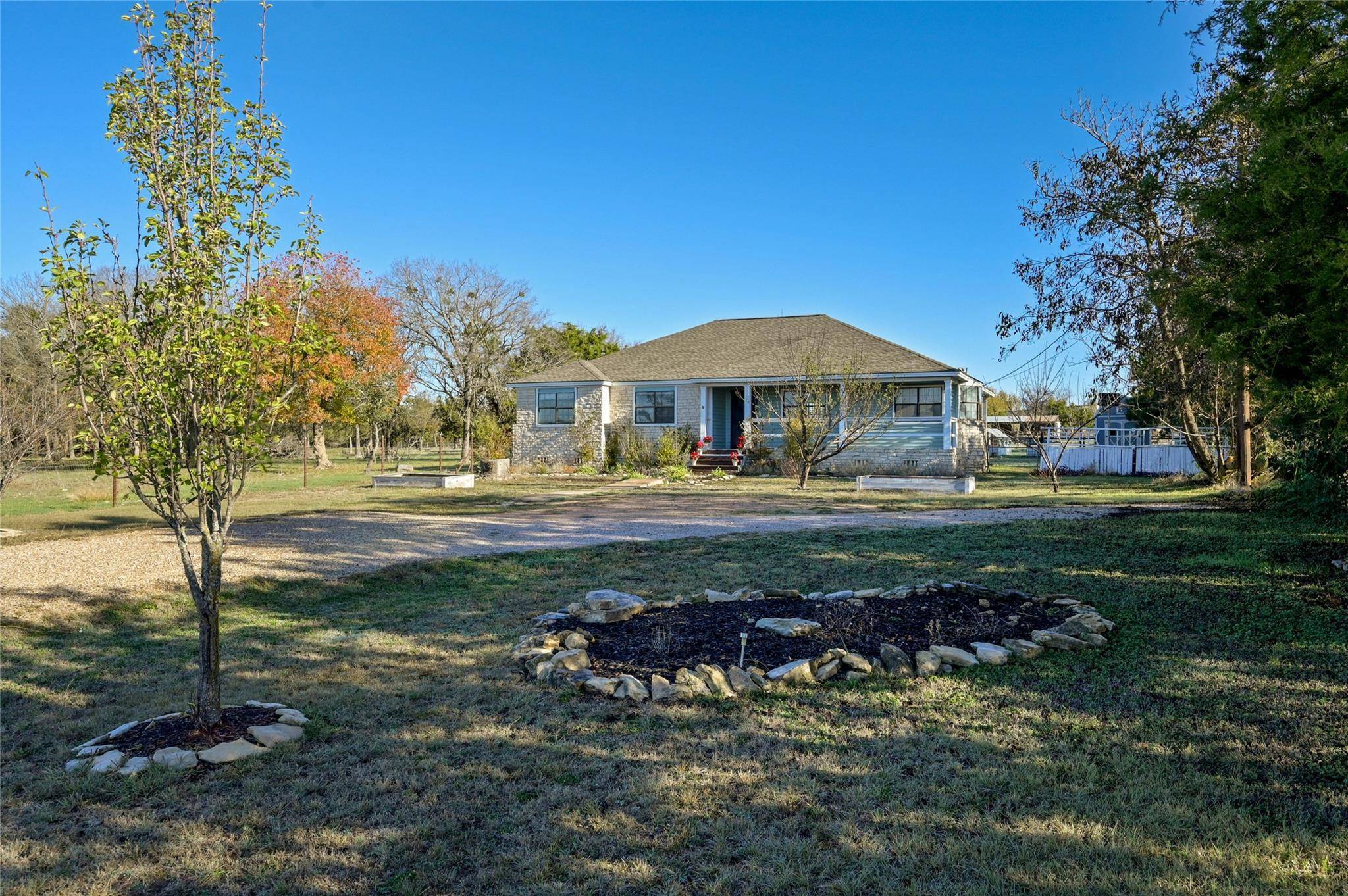 105 Deep Lake CIR, Liberty Hill, TX 78642
