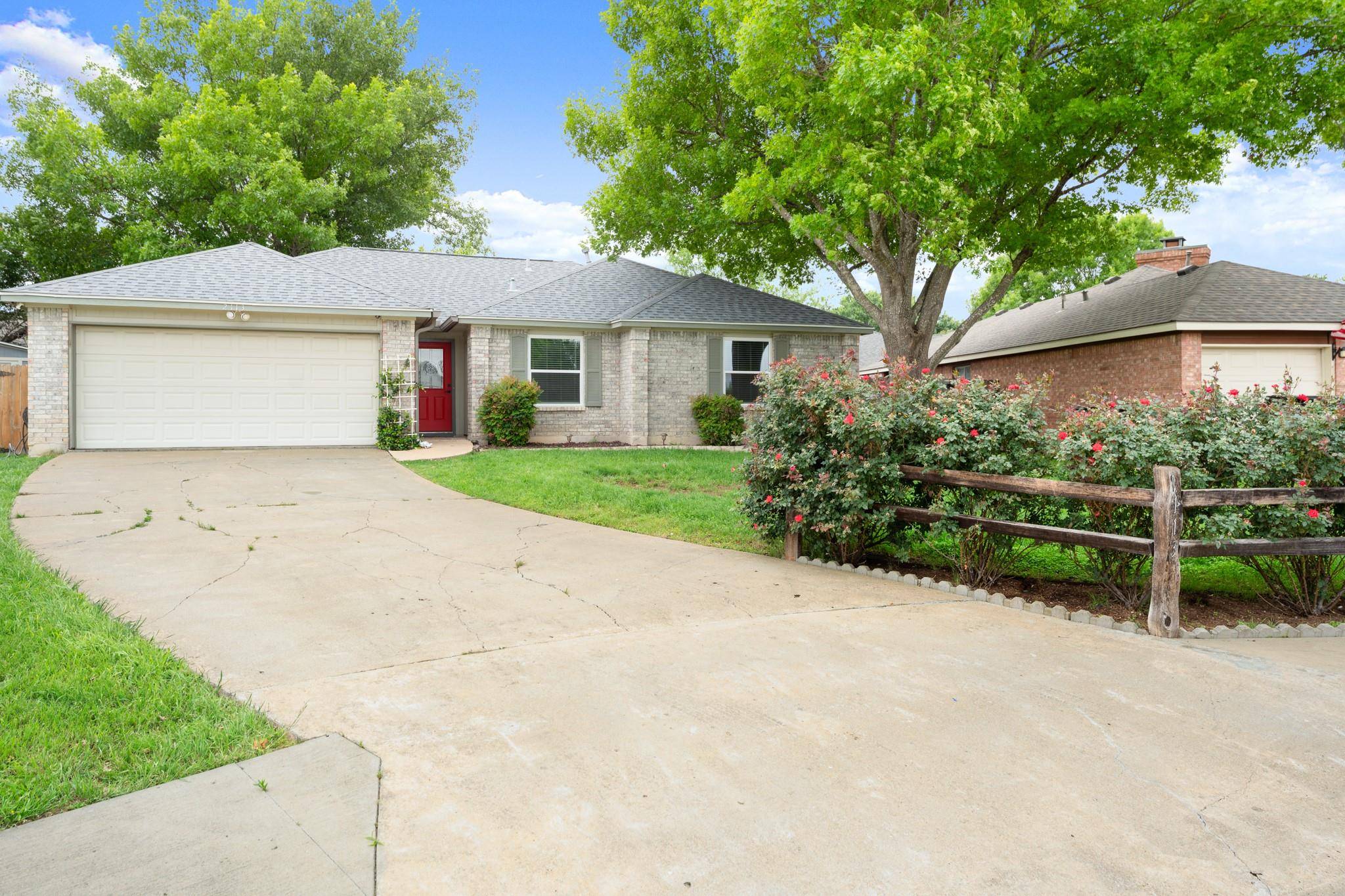 2113 Rosemary LN, Round Rock, TX 78664
