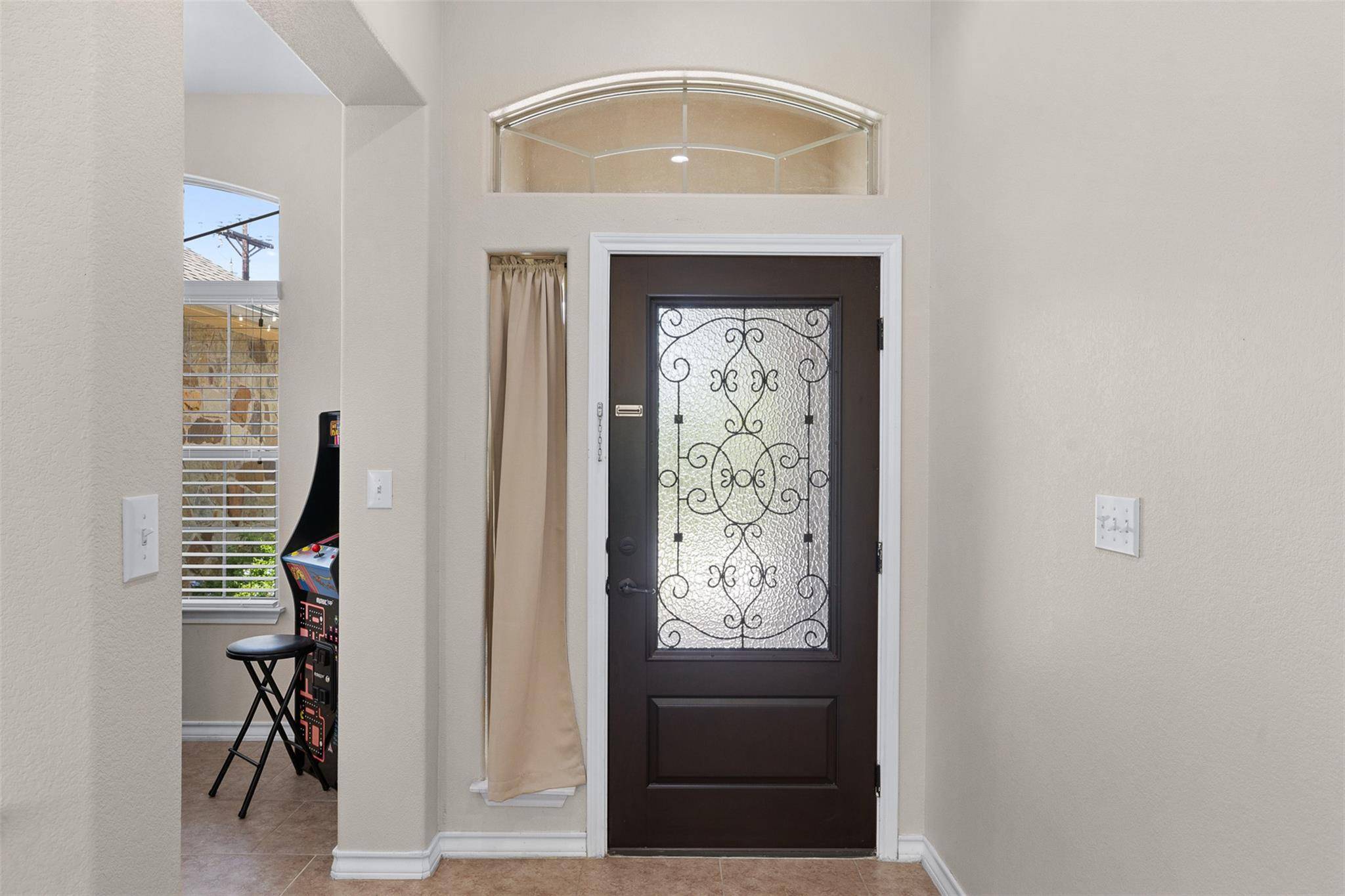 220 Tahitian DR, Bastrop, TX 78602