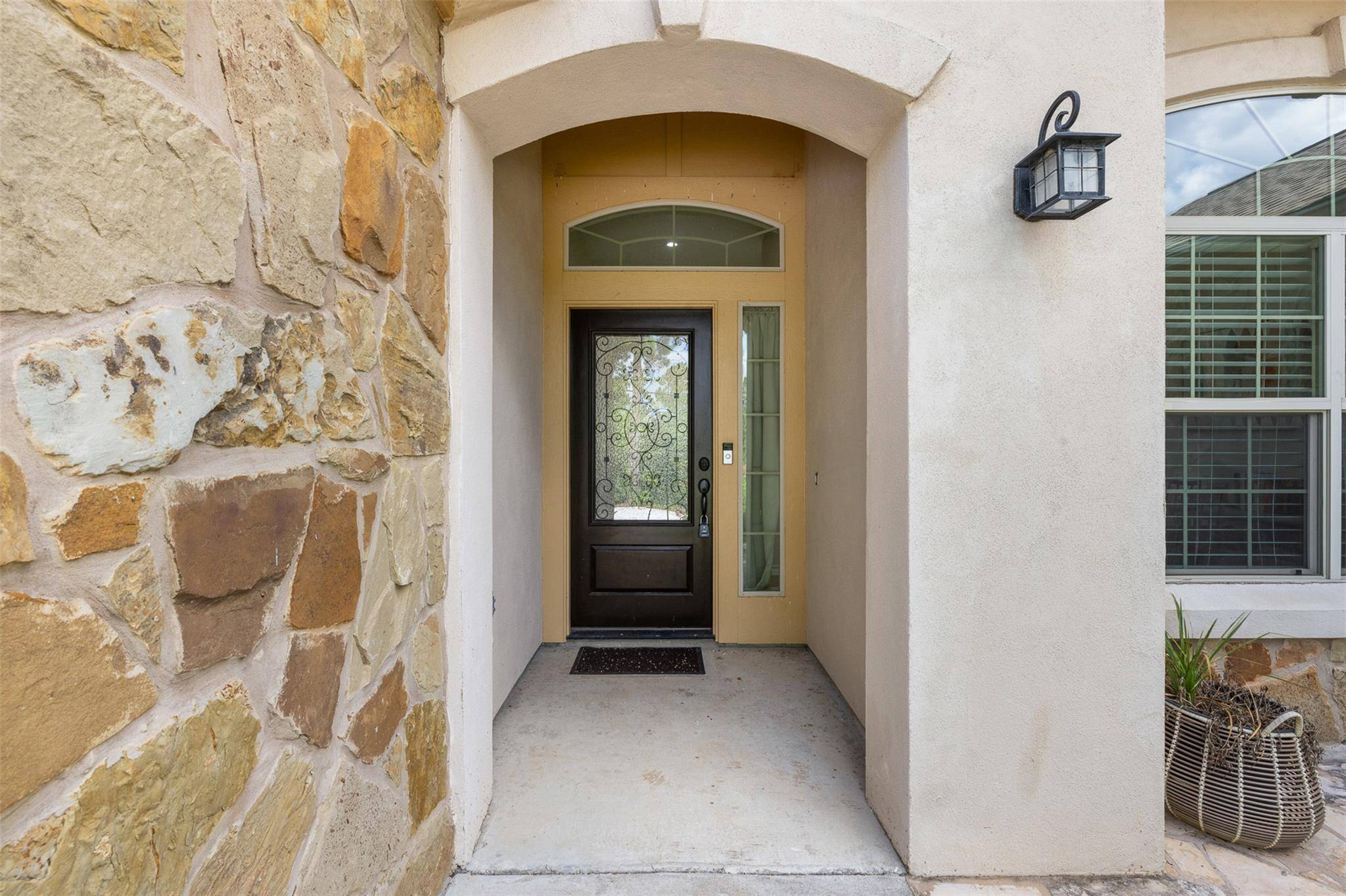 220 Tahitian DR, Bastrop, TX 78602