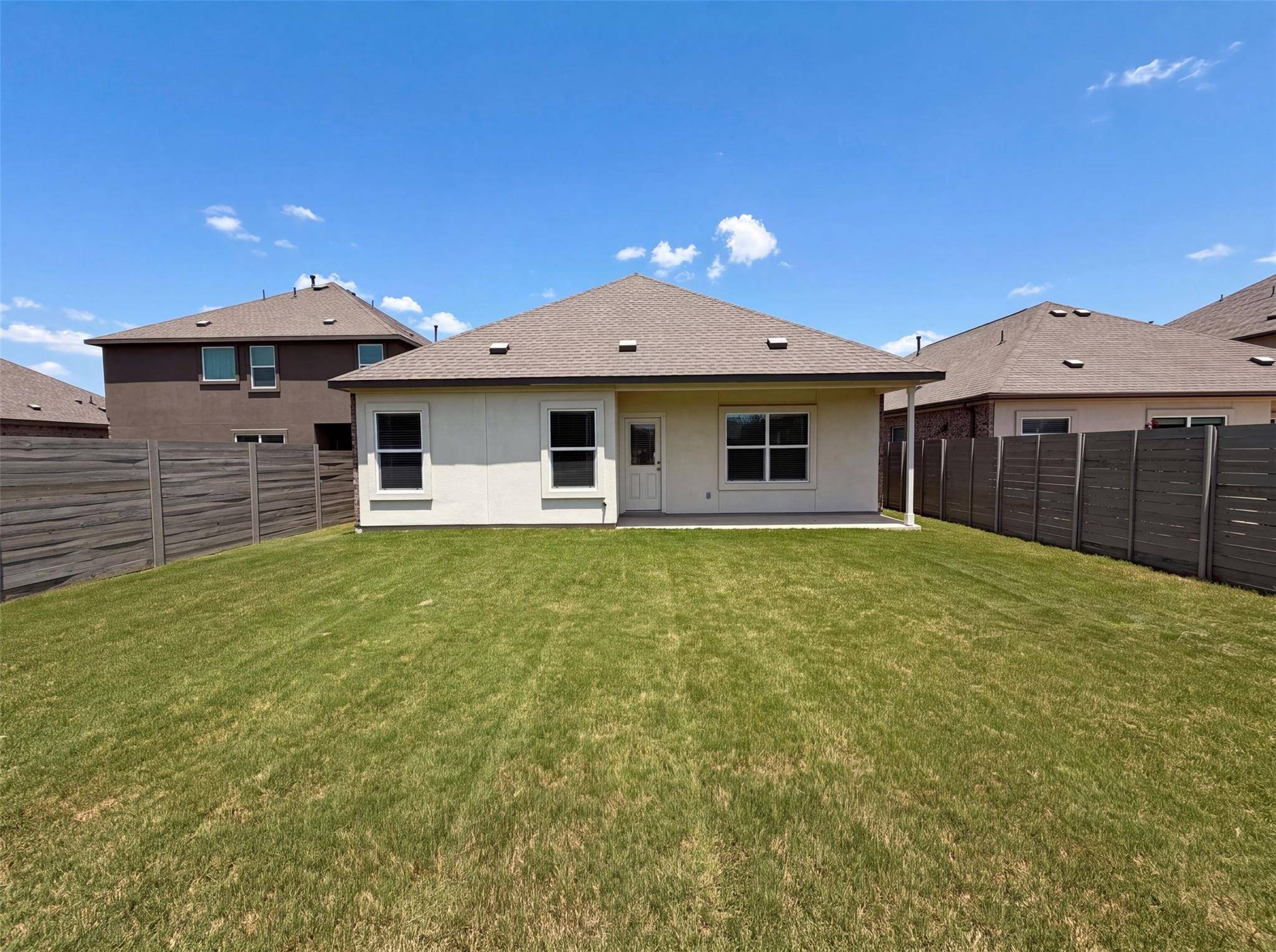 424 Wolf Springs RD, Georgetown, TX 78628