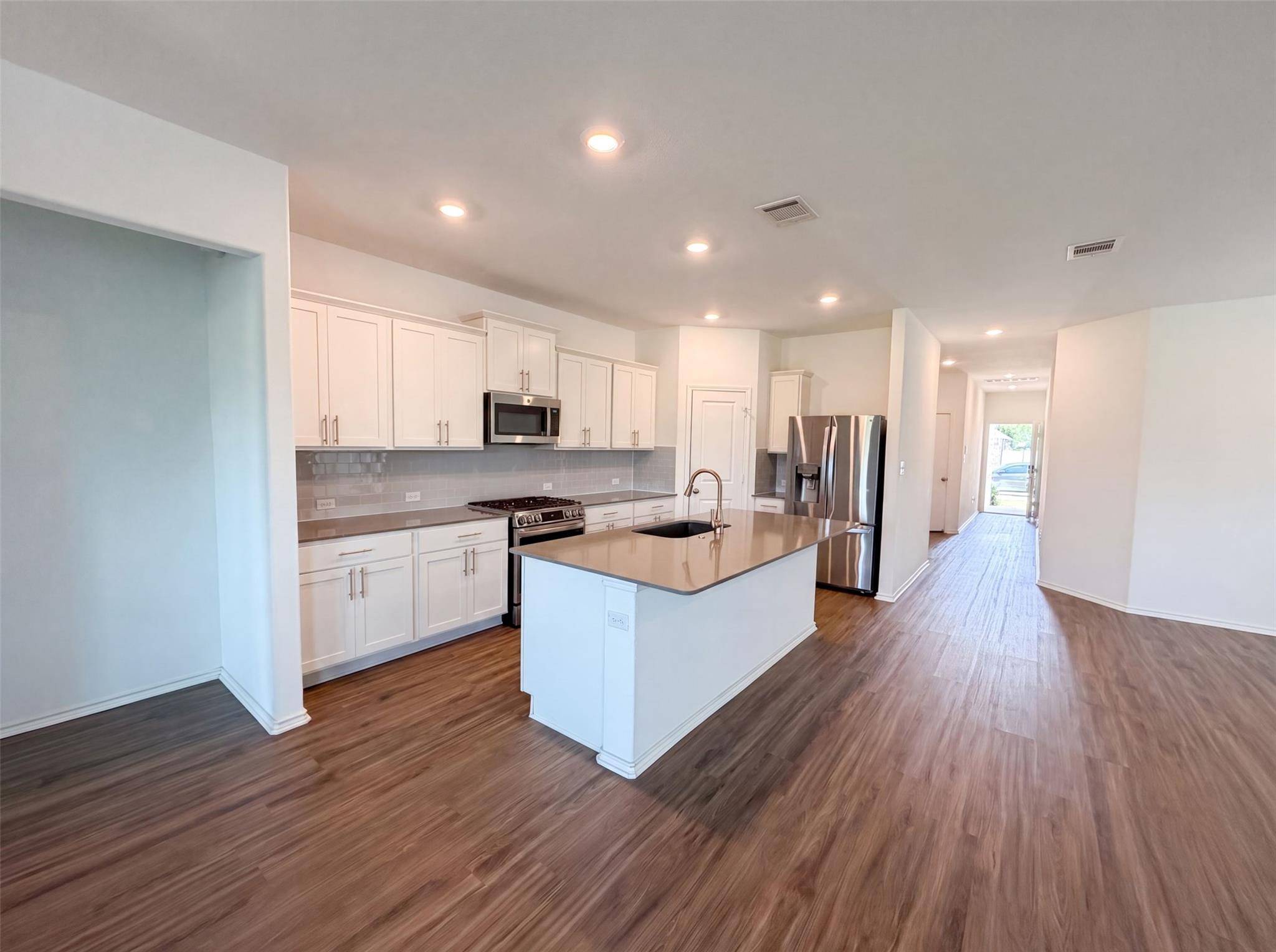 424 Wolf Springs RD, Georgetown, TX 78628