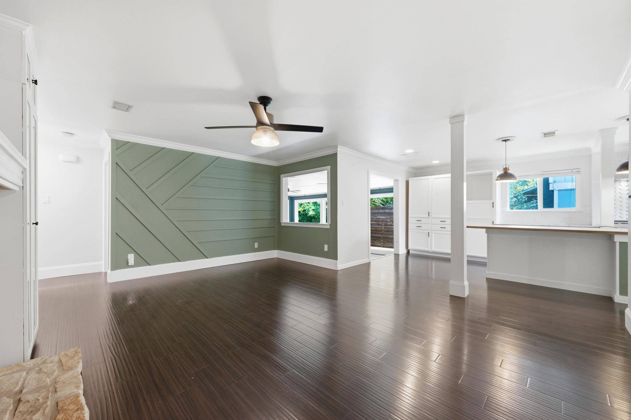 8404 Hornet DR, Austin, TX 78749