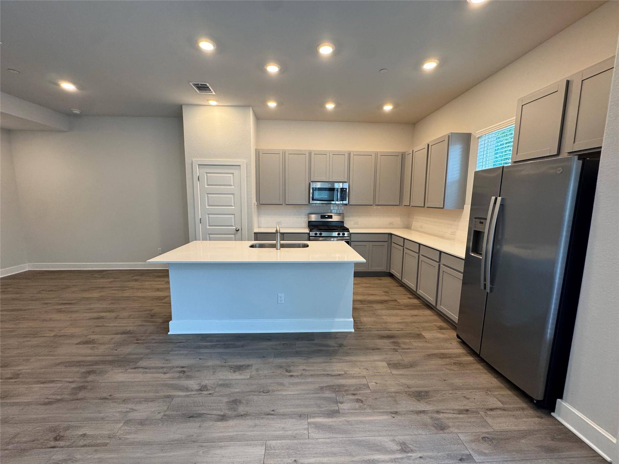 3000 Chisholm Trail RD #20, Round Rock, TX 78681