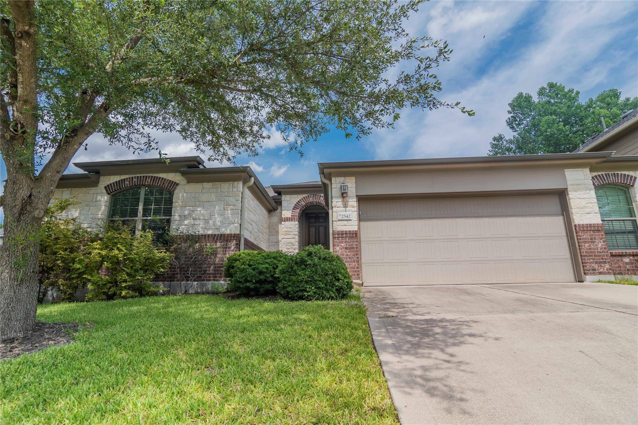 2542 Ravenwood DR, Round Rock, TX 78665