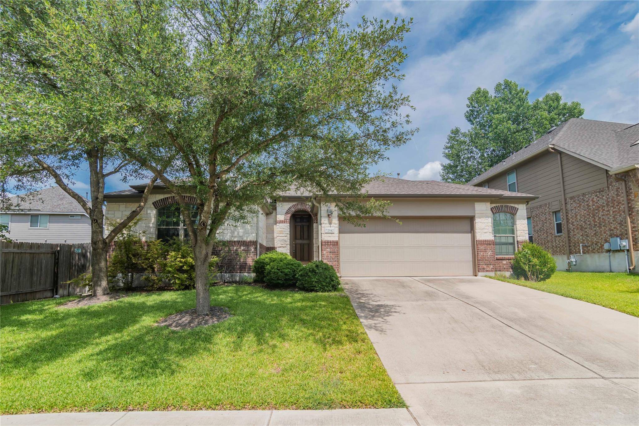 2542 Ravenwood DR, Round Rock, TX 78665