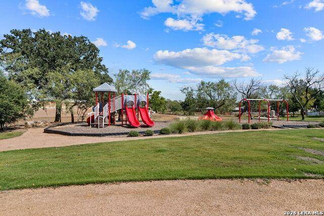 108 Bayberry CT, La Vernia, TX 78121
