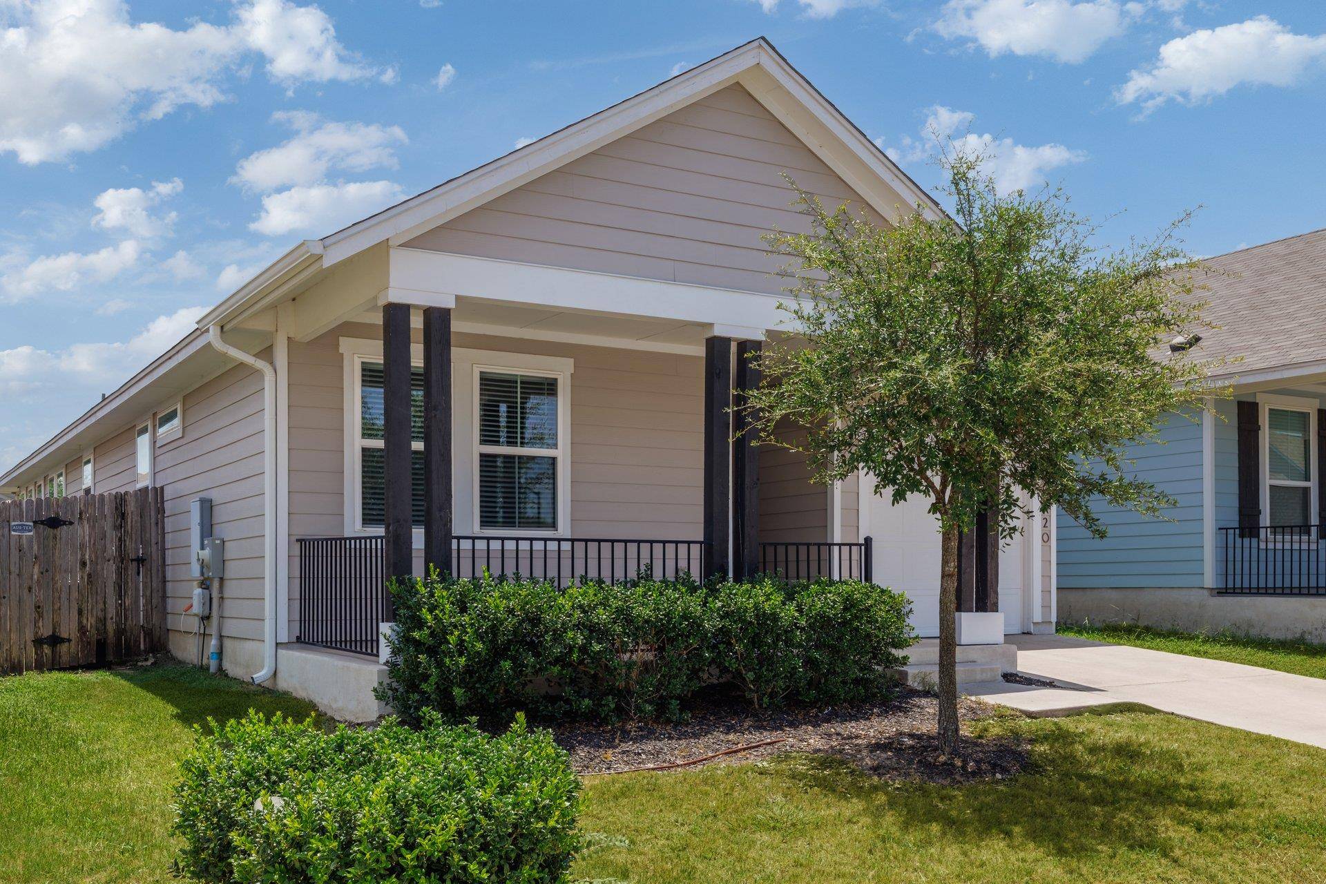 320 E Broade ST, Leander, TX 78641