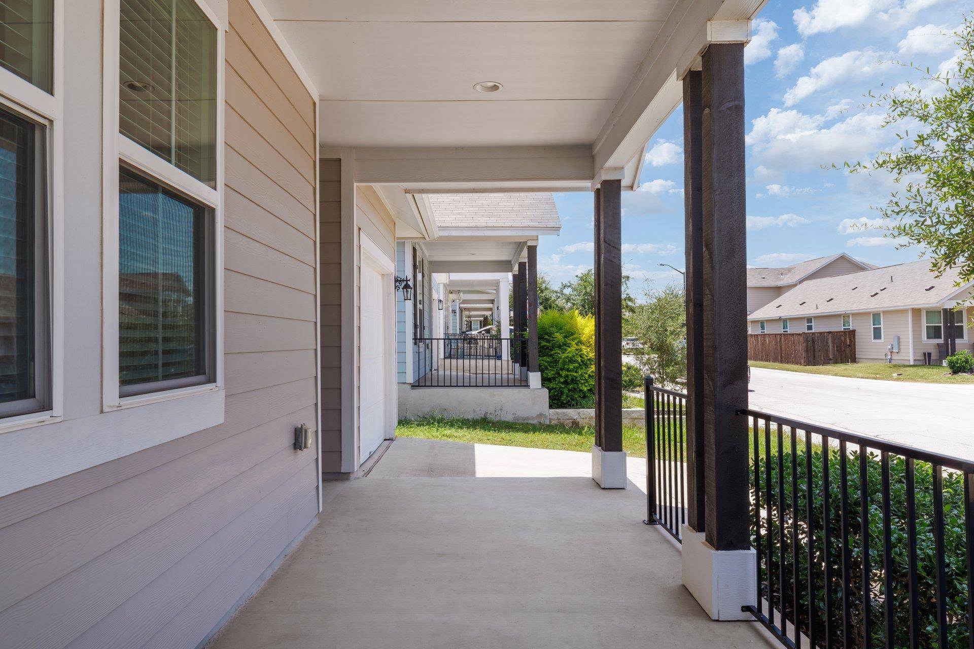 320 E Broade ST, Leander, TX 78641