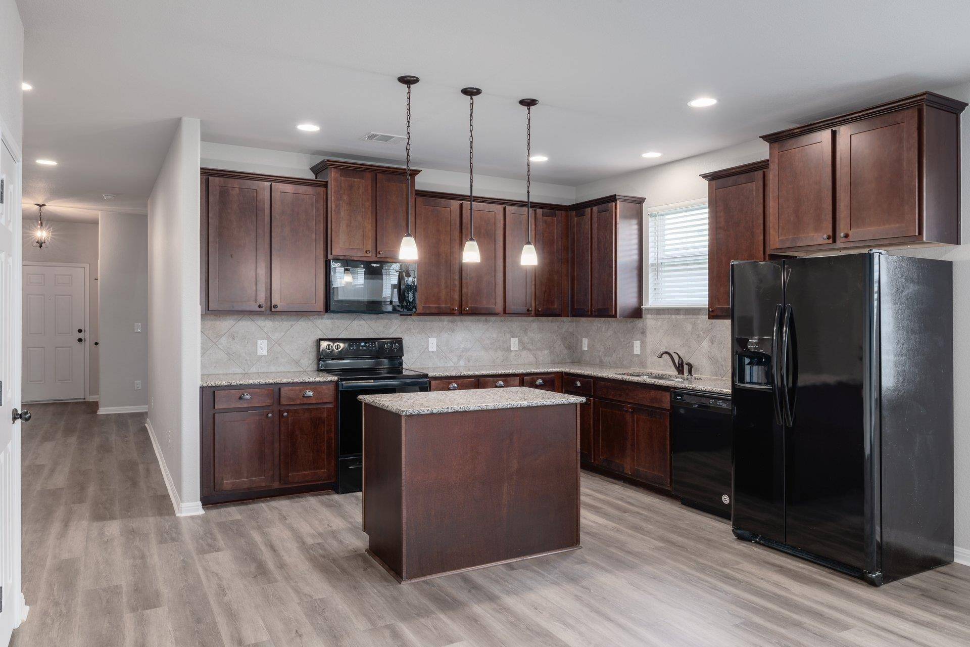 320 E Broade ST, Leander, TX 78641