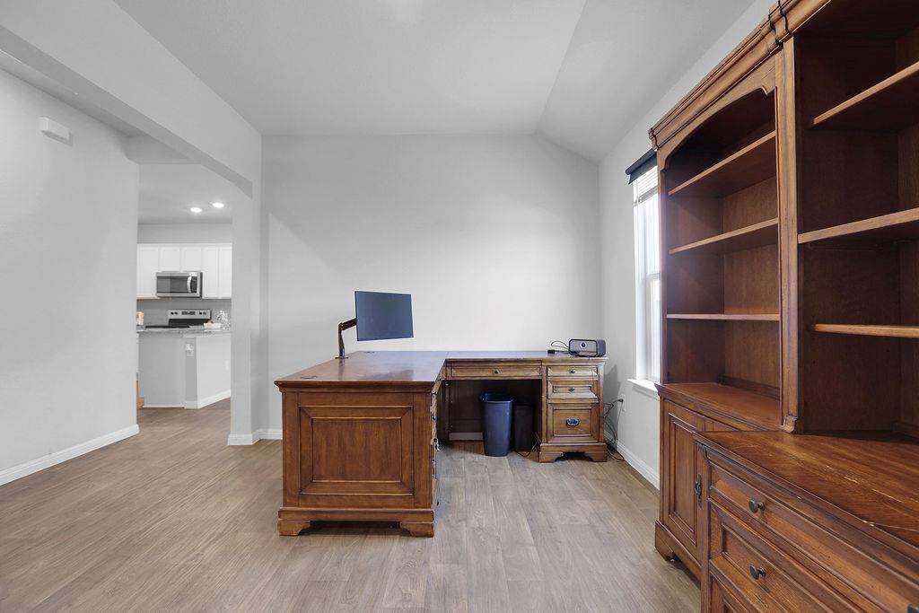 121 Bunting LN, Bertram, TX 78605