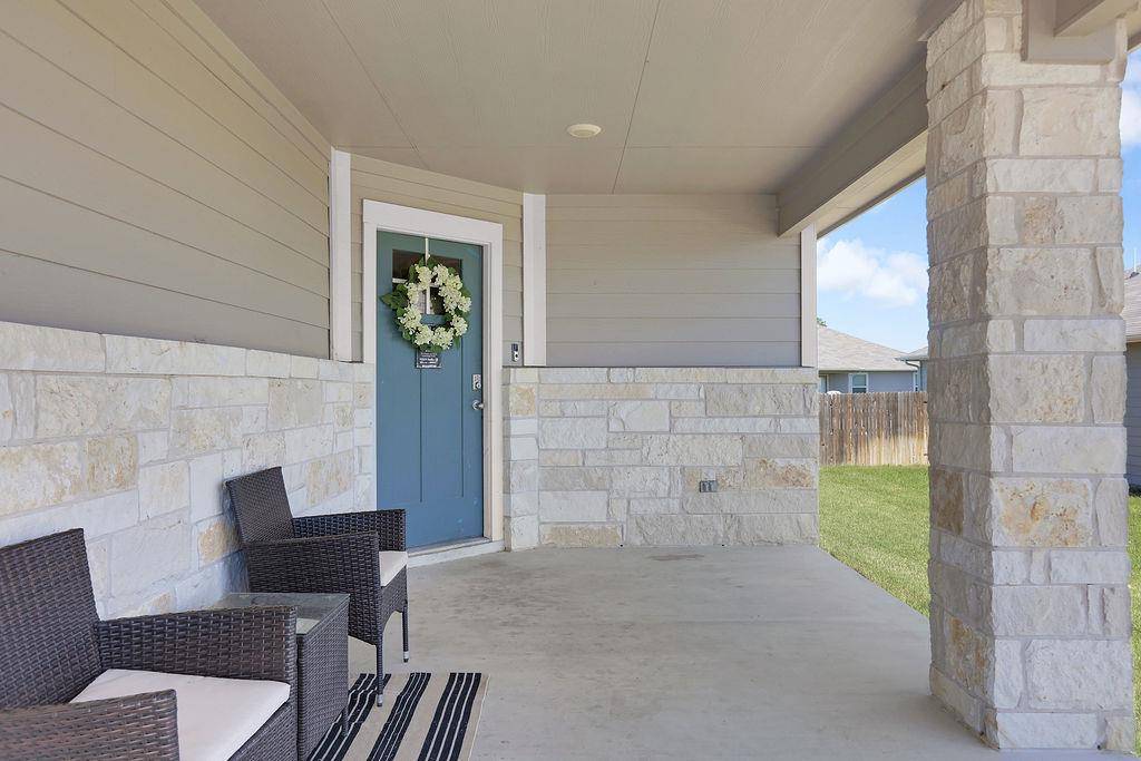 121 Bunting LN, Bertram, TX 78605
