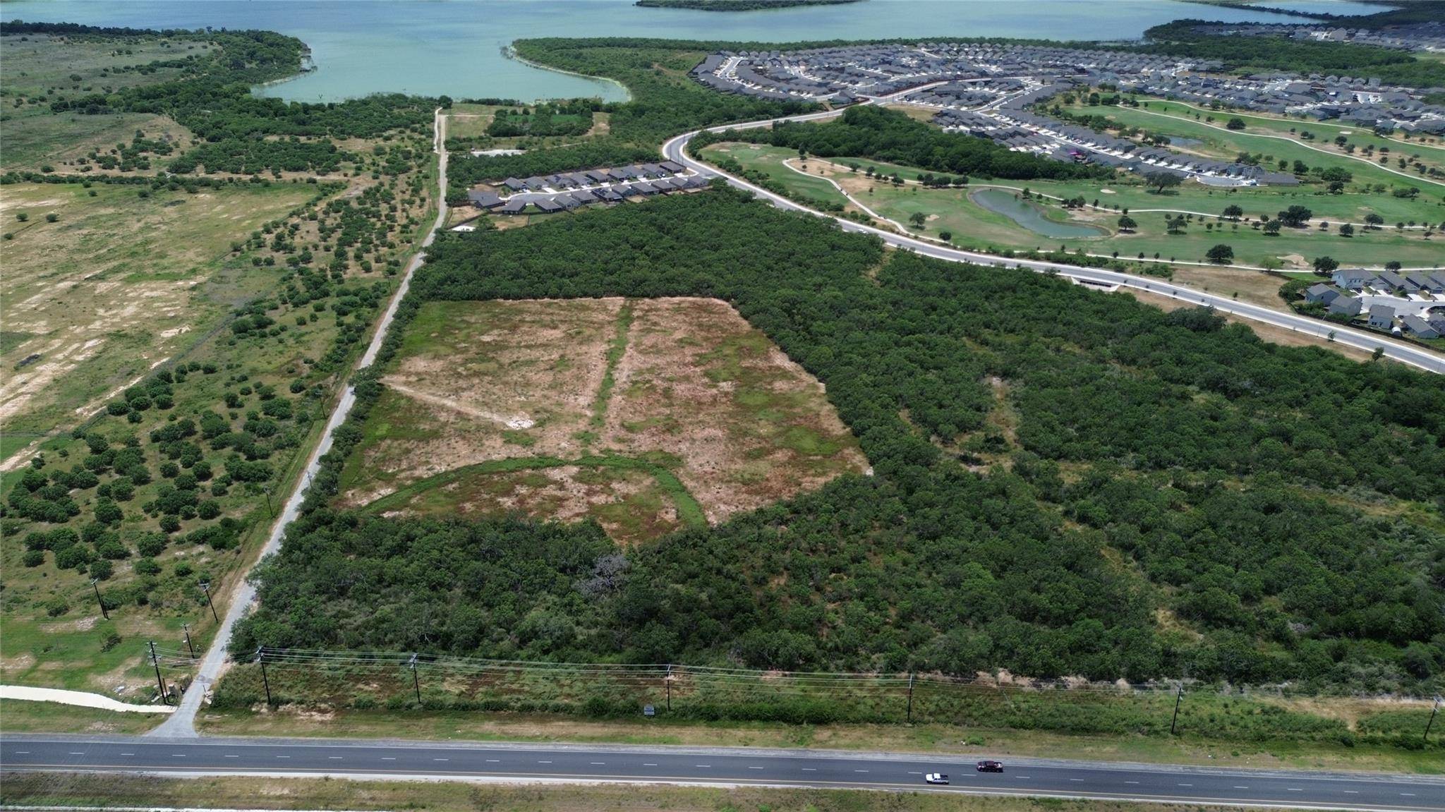 13855 13855 US-281 HWY, San Antonio, TX 78221