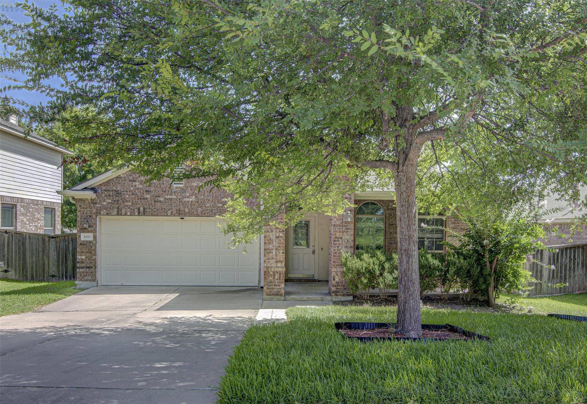 1610 Greenside DR, Round Rock, TX 78665