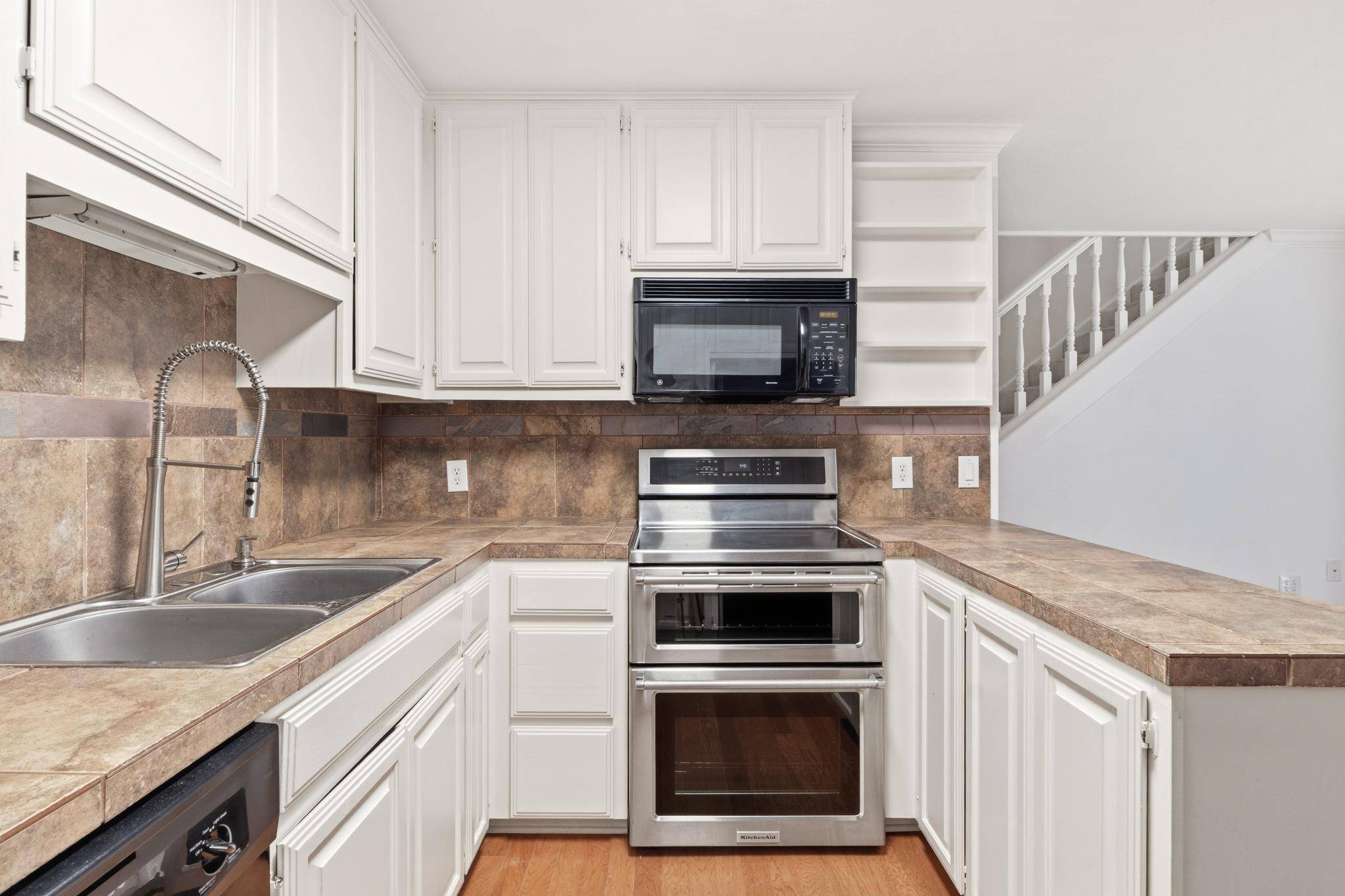 2500 Steck Ave #7, Austin, TX 78757