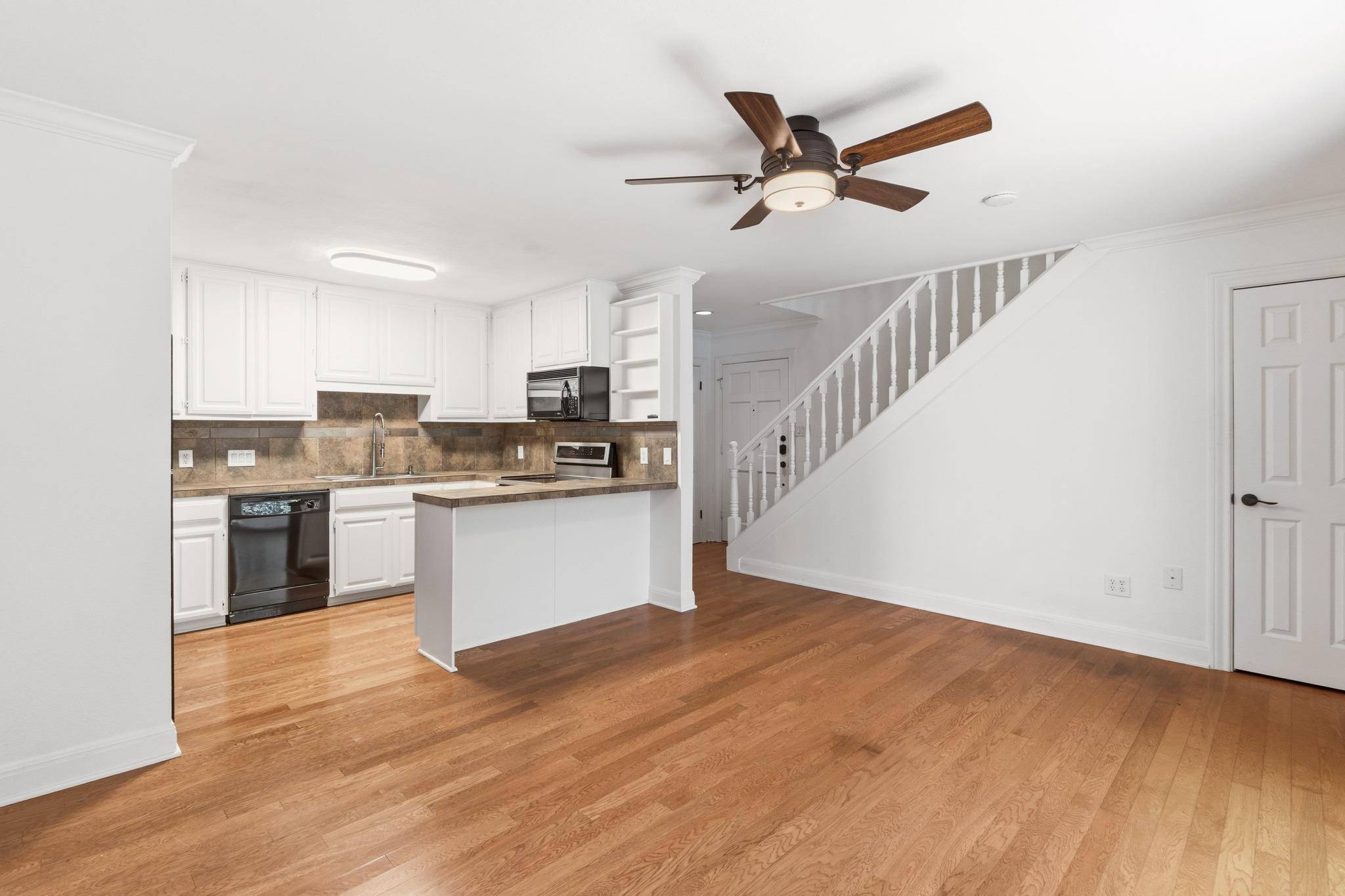 2500 Steck Ave #7, Austin, TX 78757