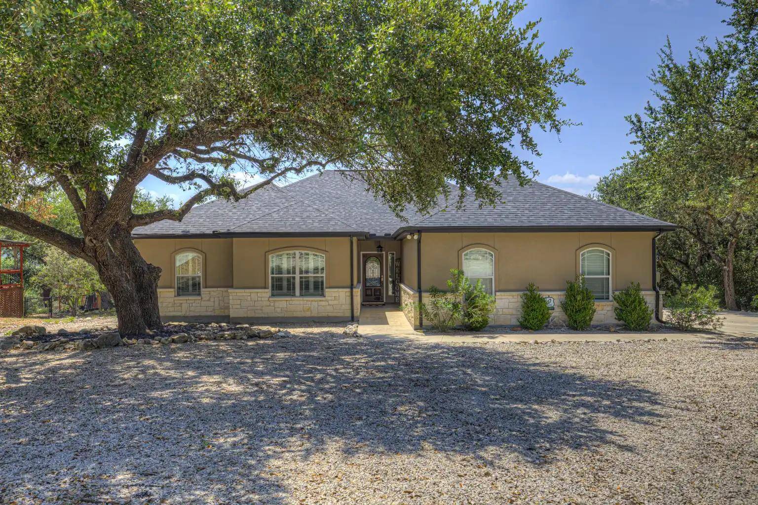 581 Lorne RD, Canyon Lake, TX 78133