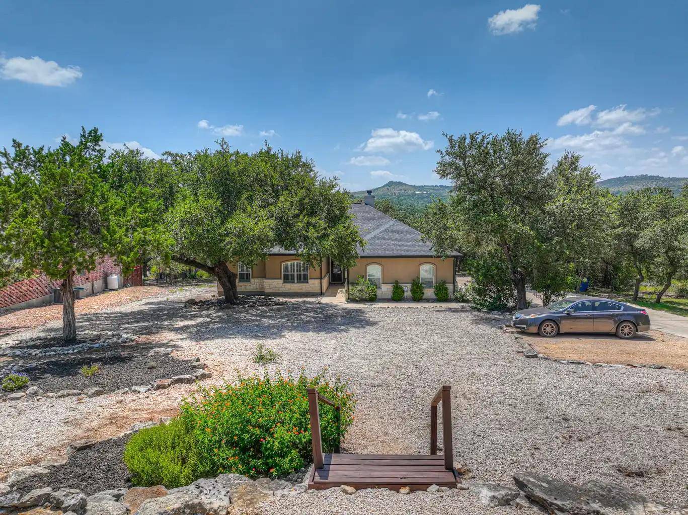 581 Lorne RD, Canyon Lake, TX 78133