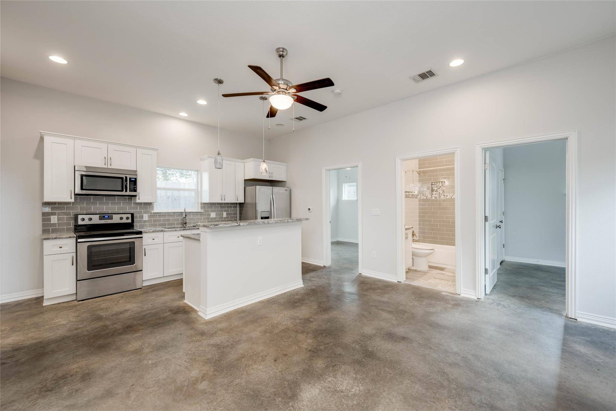 811 Gunter ST #B, Austin, TX 78702