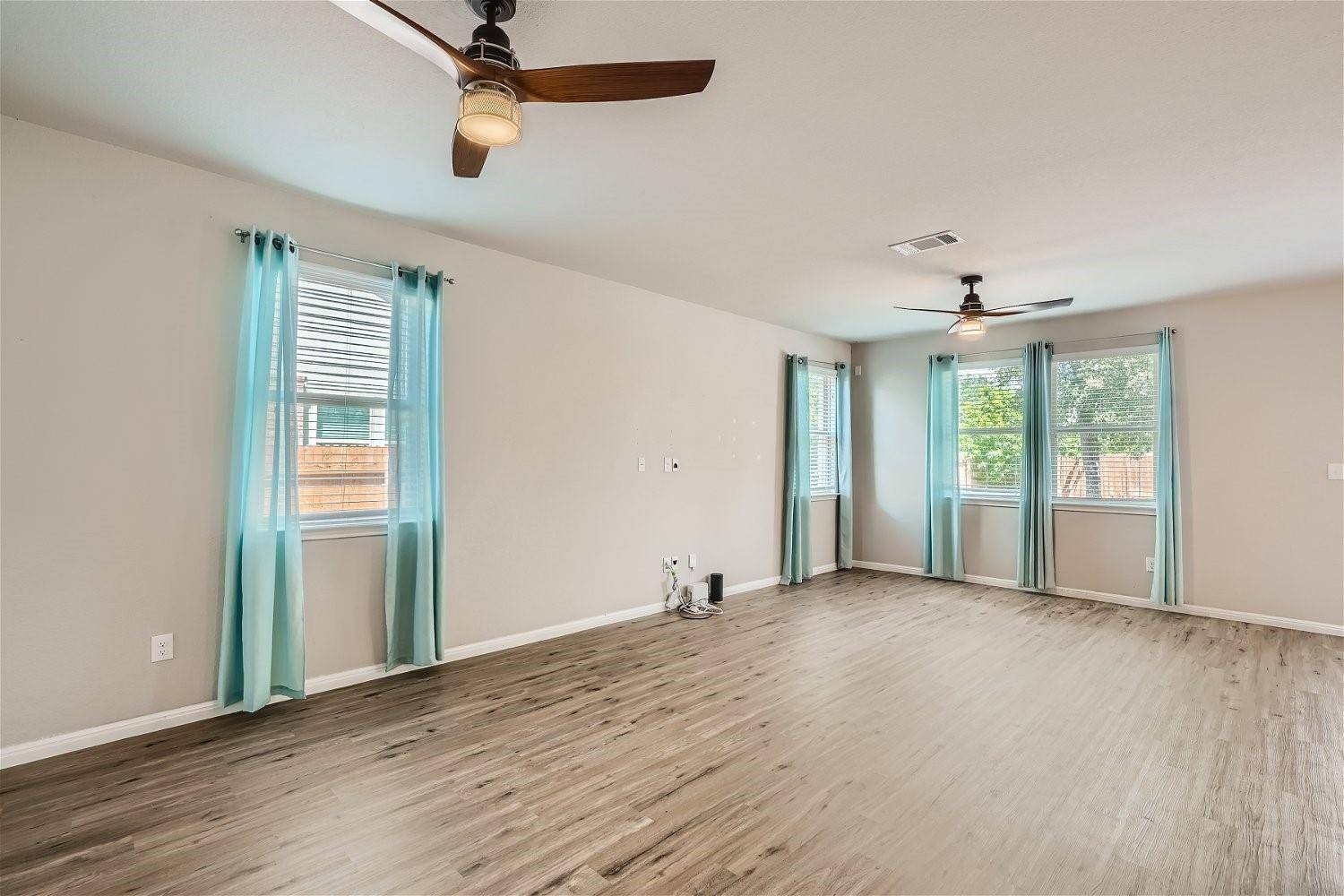 501 Cinnamon Teal LN, Leander, TX 78641