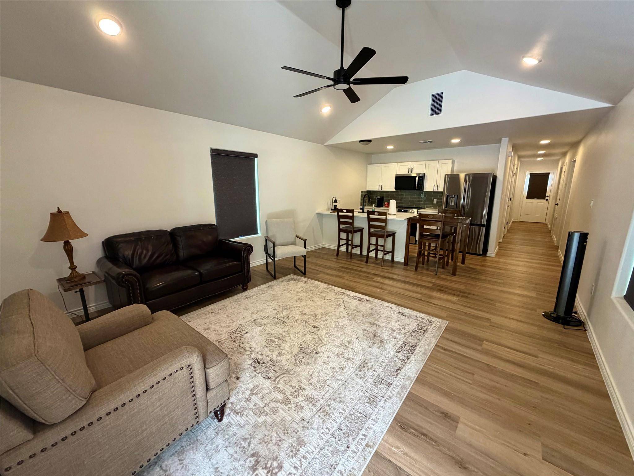 1107 Neches ST, Lockhart, TX 78644