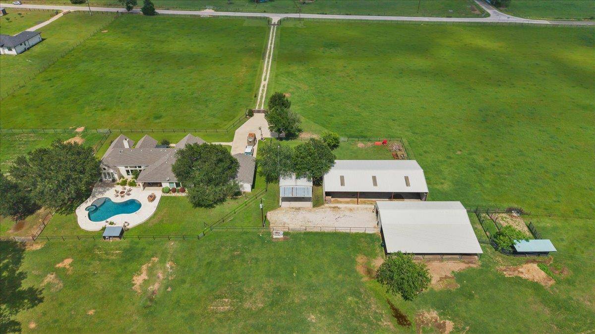 4140 County Road 467, Elgin, TX 78621