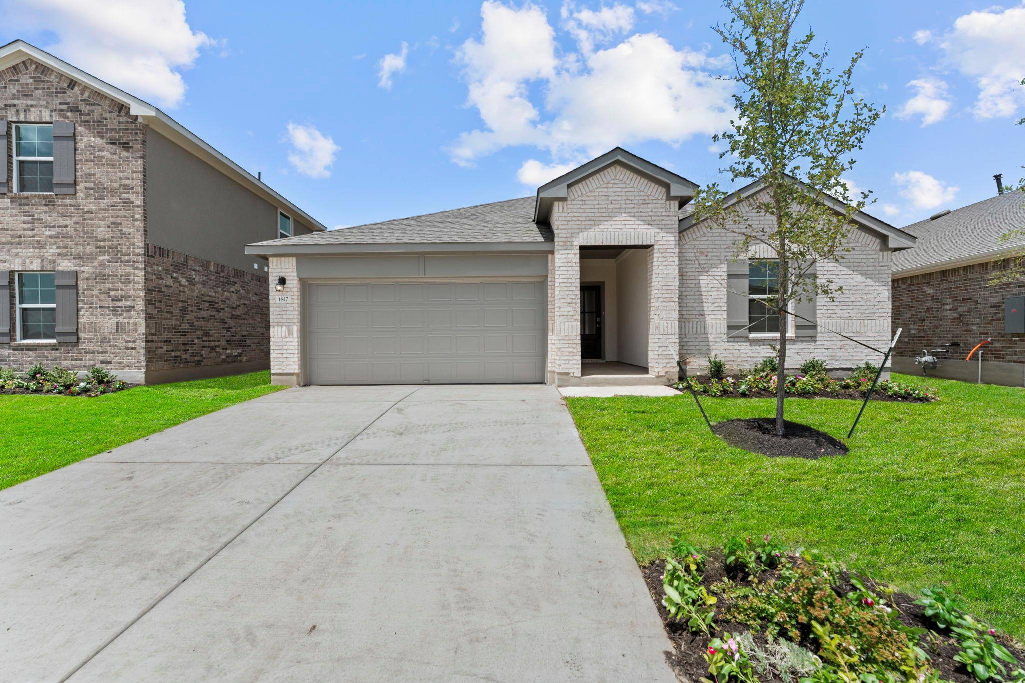 1817 Dandy Brush DR, Leander, TX 78641