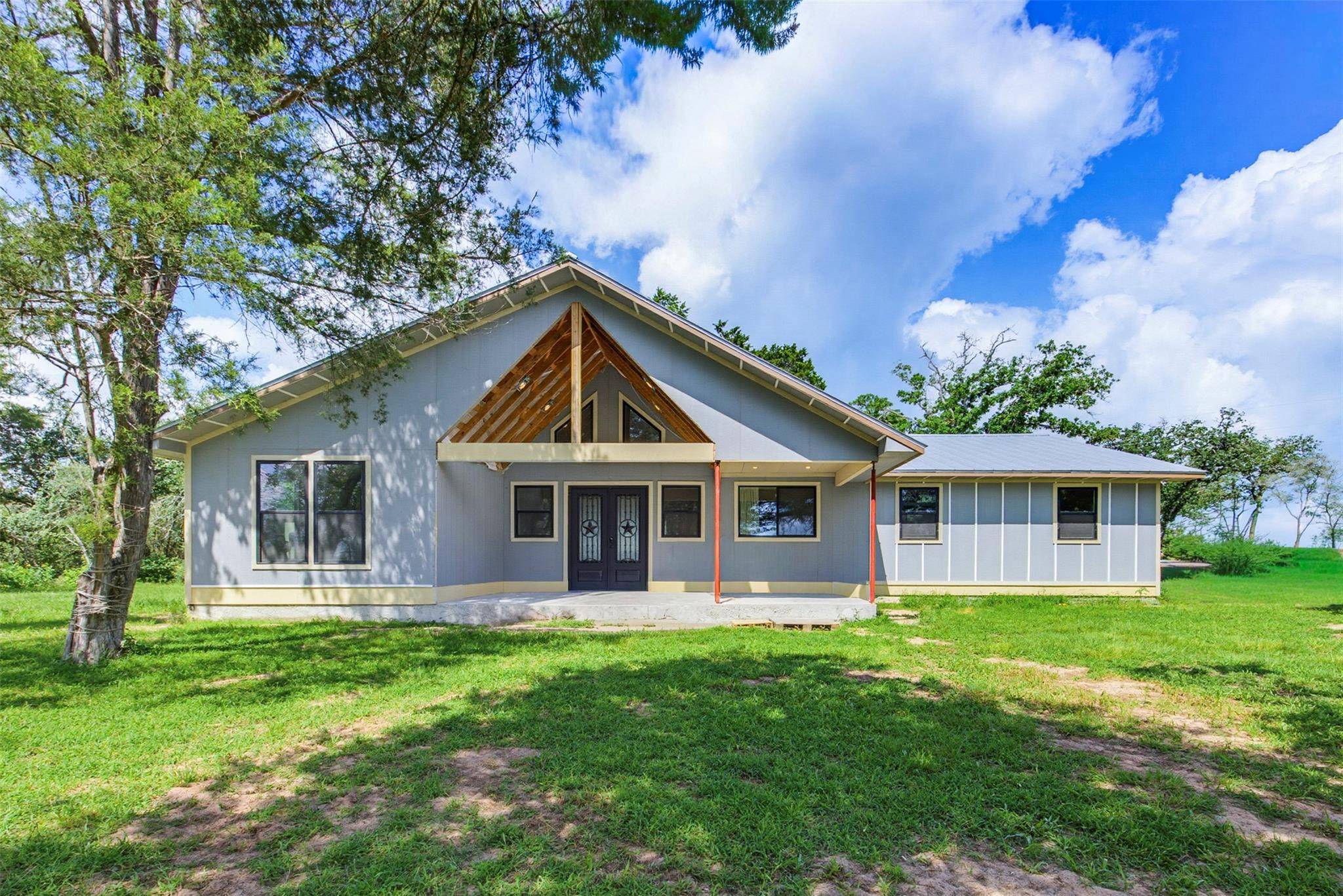 1156 County Road 437 N, Harwood, TX 78632