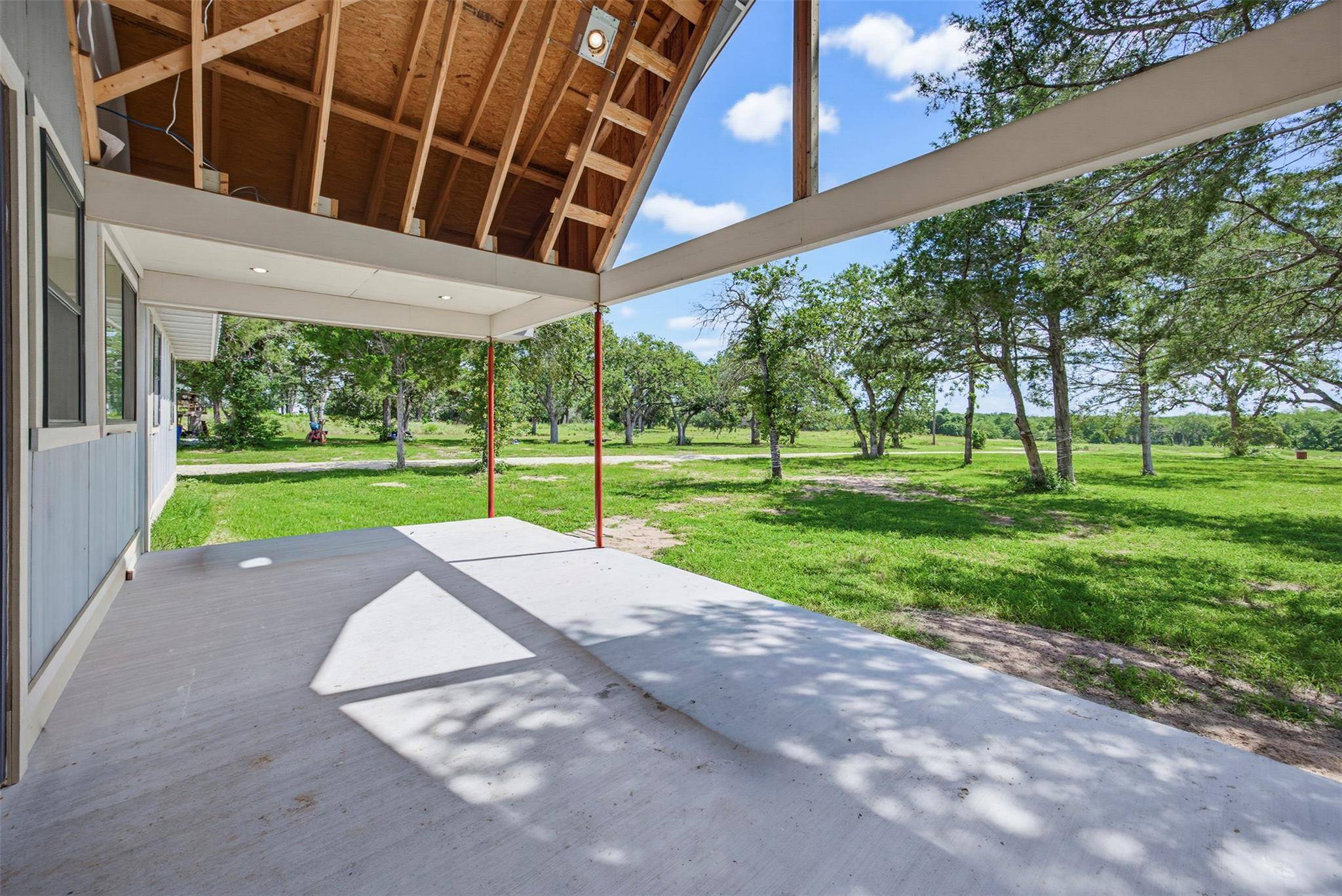 1156 County Road 437 N, Harwood, TX 78632