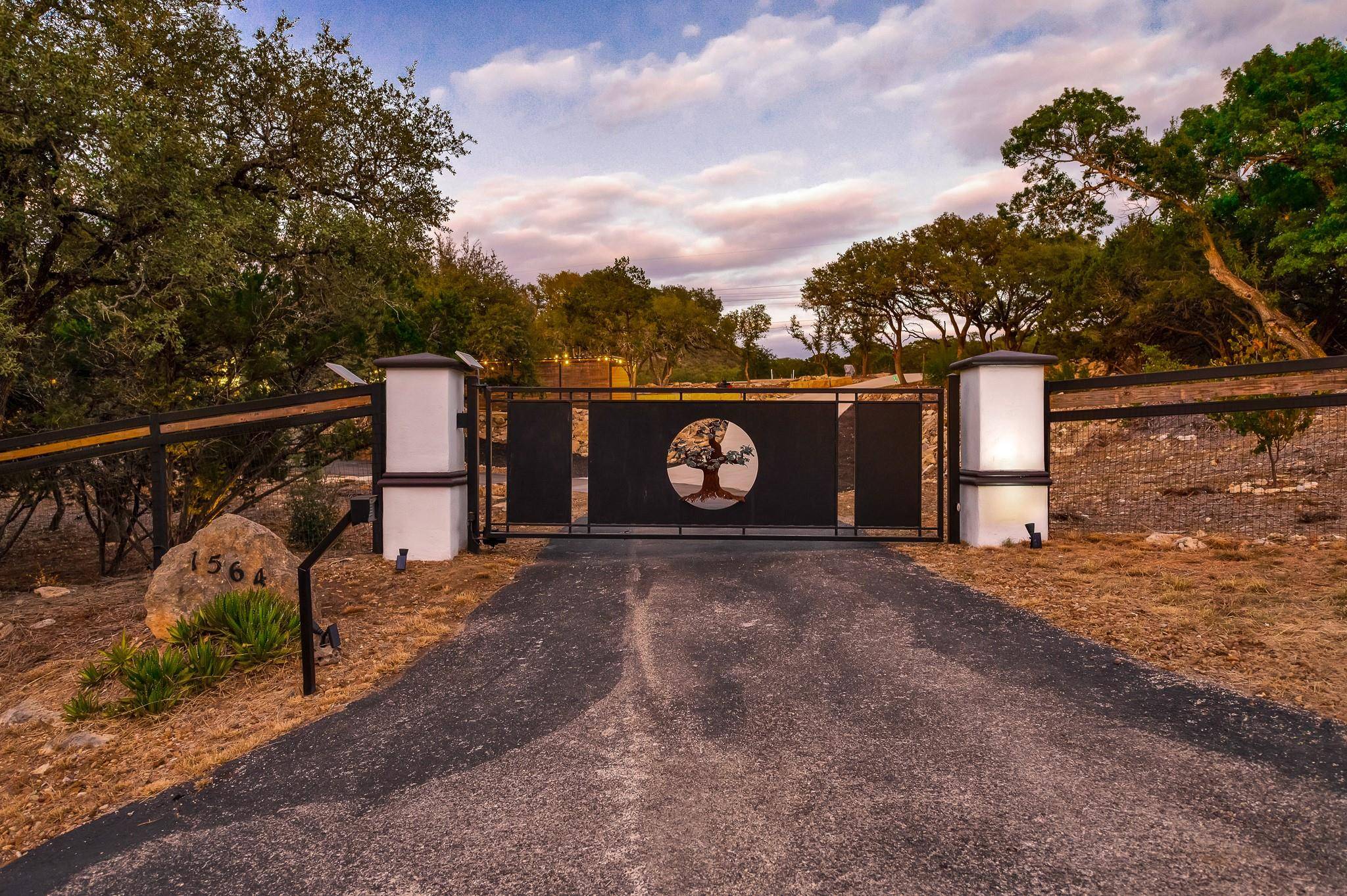 1564 Crossbow DR, Canyon Lake, TX 78133