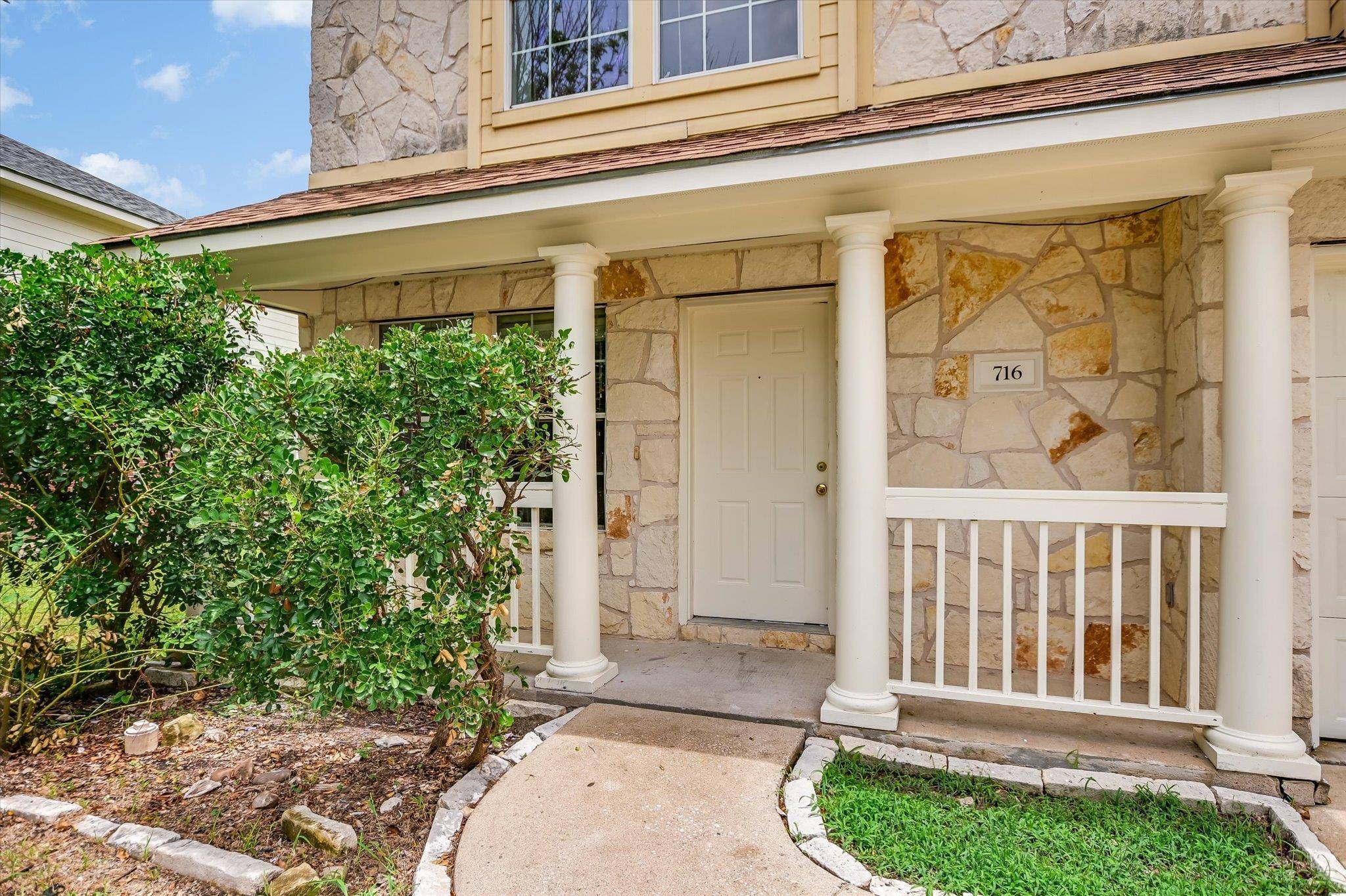 716 Honeysuckle DR, Leander, TX 78641