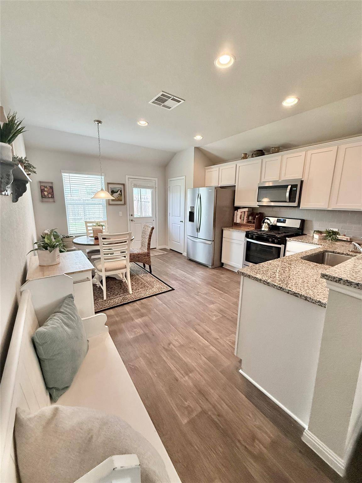 392 Blue Sage DR, Leander, TX 78641
