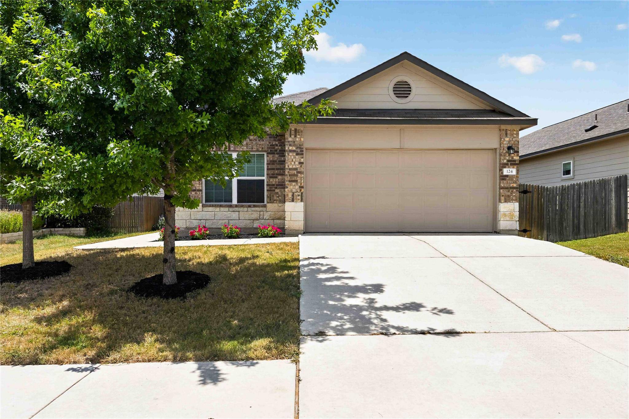 124 Democracy CT, Liberty Hill, TX 78642
