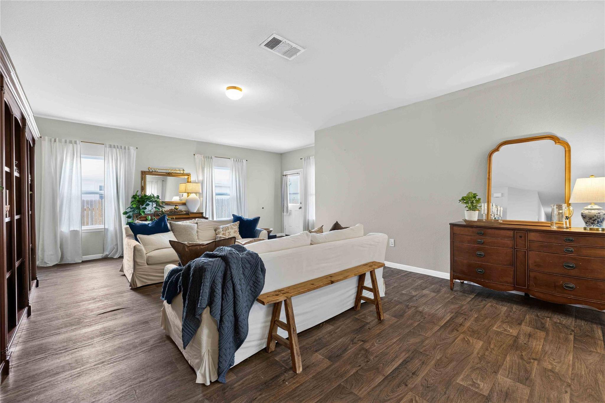 124 Democracy CT, Liberty Hill, TX 78642