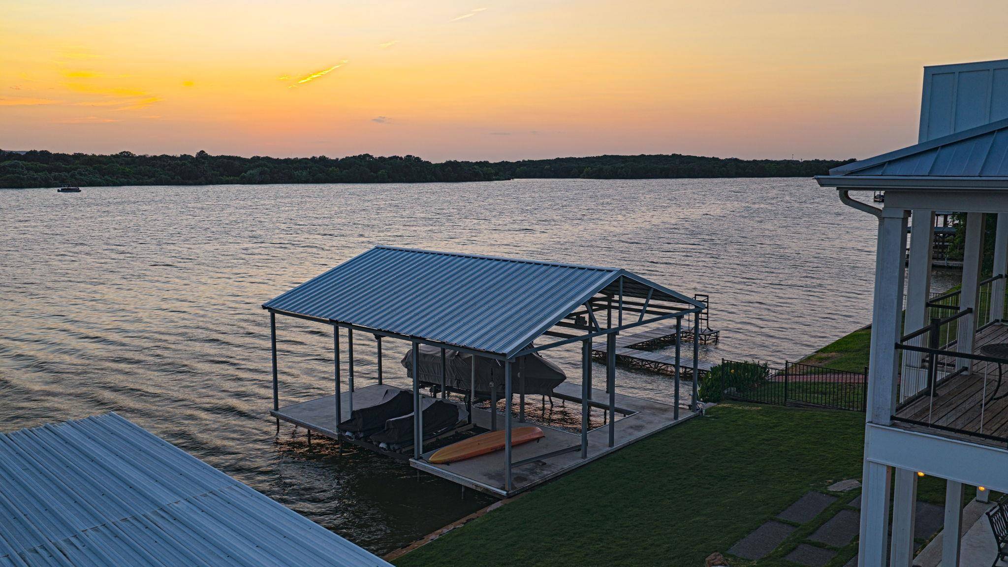 718 County Road 136B, Kingsland, TX 78639
