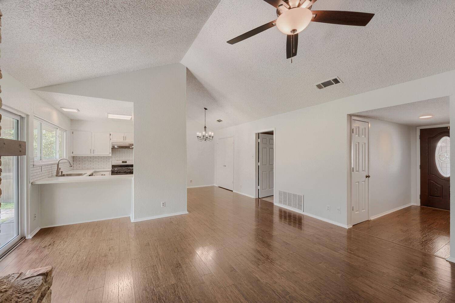 3600 Cornerstone ST, Round Rock, TX 78681