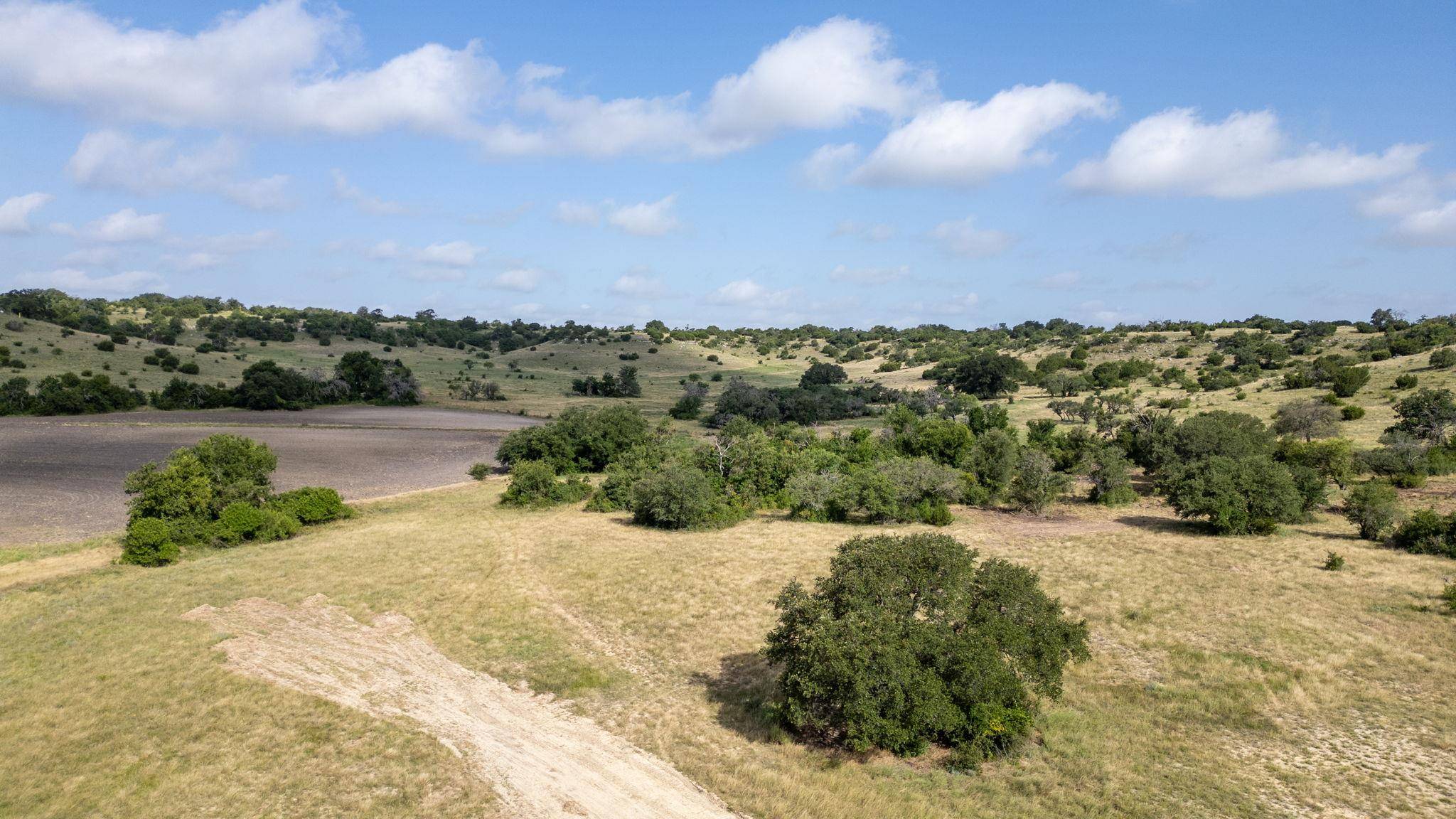 105 Fm-1047, Evant, TX 76880