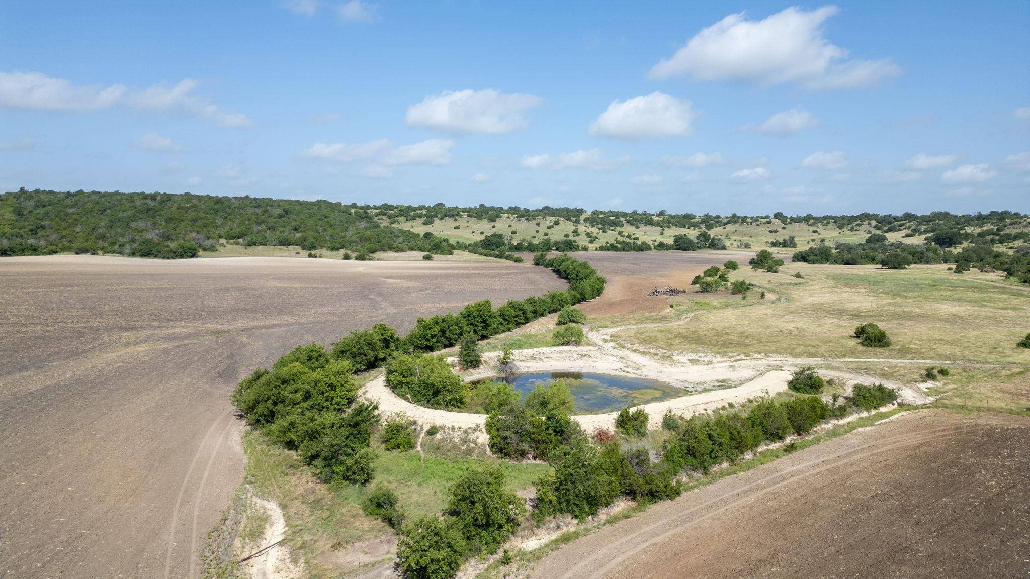 105 Fm-1047, Evant, TX 76880