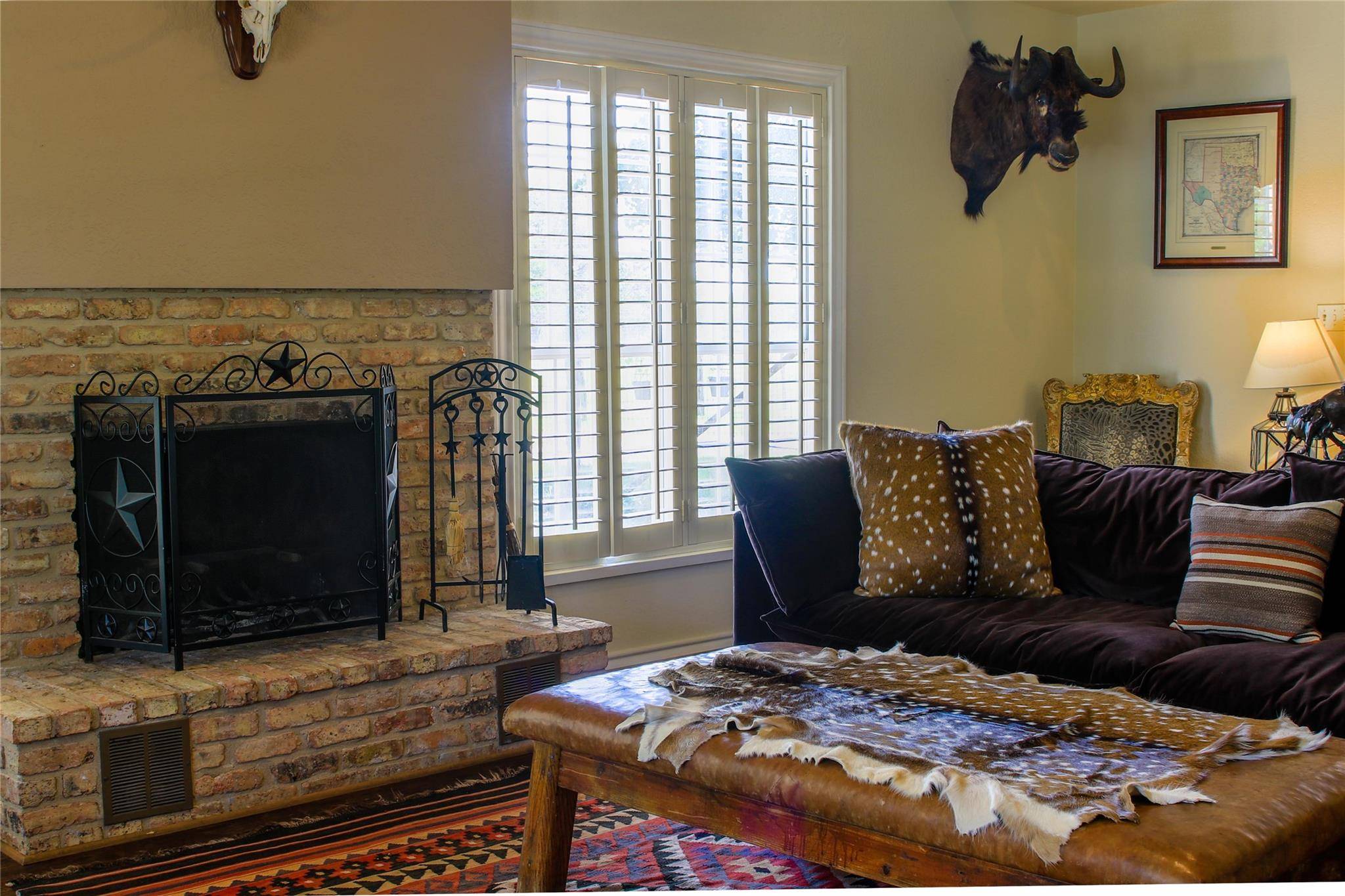 405 Frederick RD, Fredericksburg, TX 78624